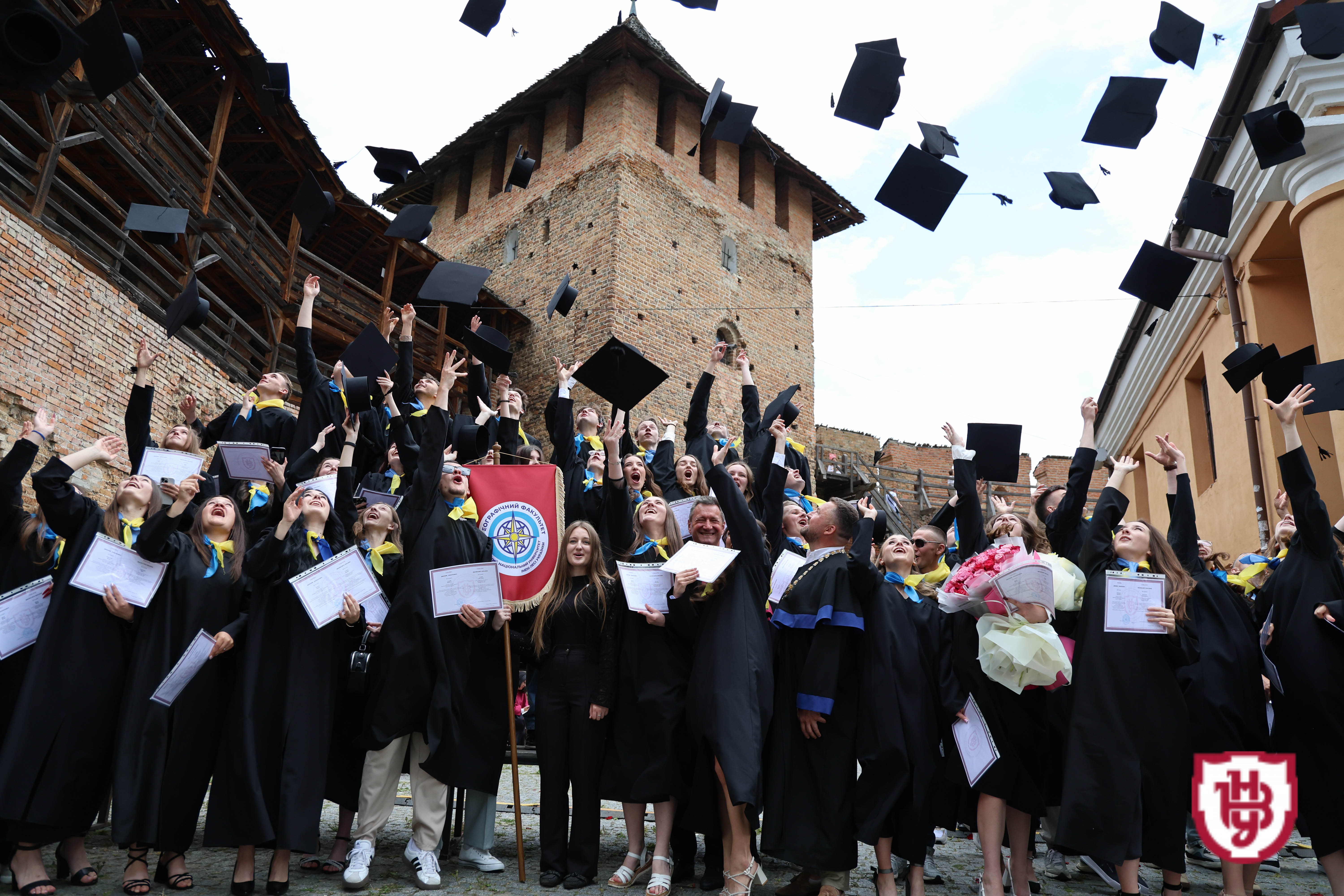 Випуск бакалаврів 2025: студенти ВНУ імені Лесі Українки отримали дипломи