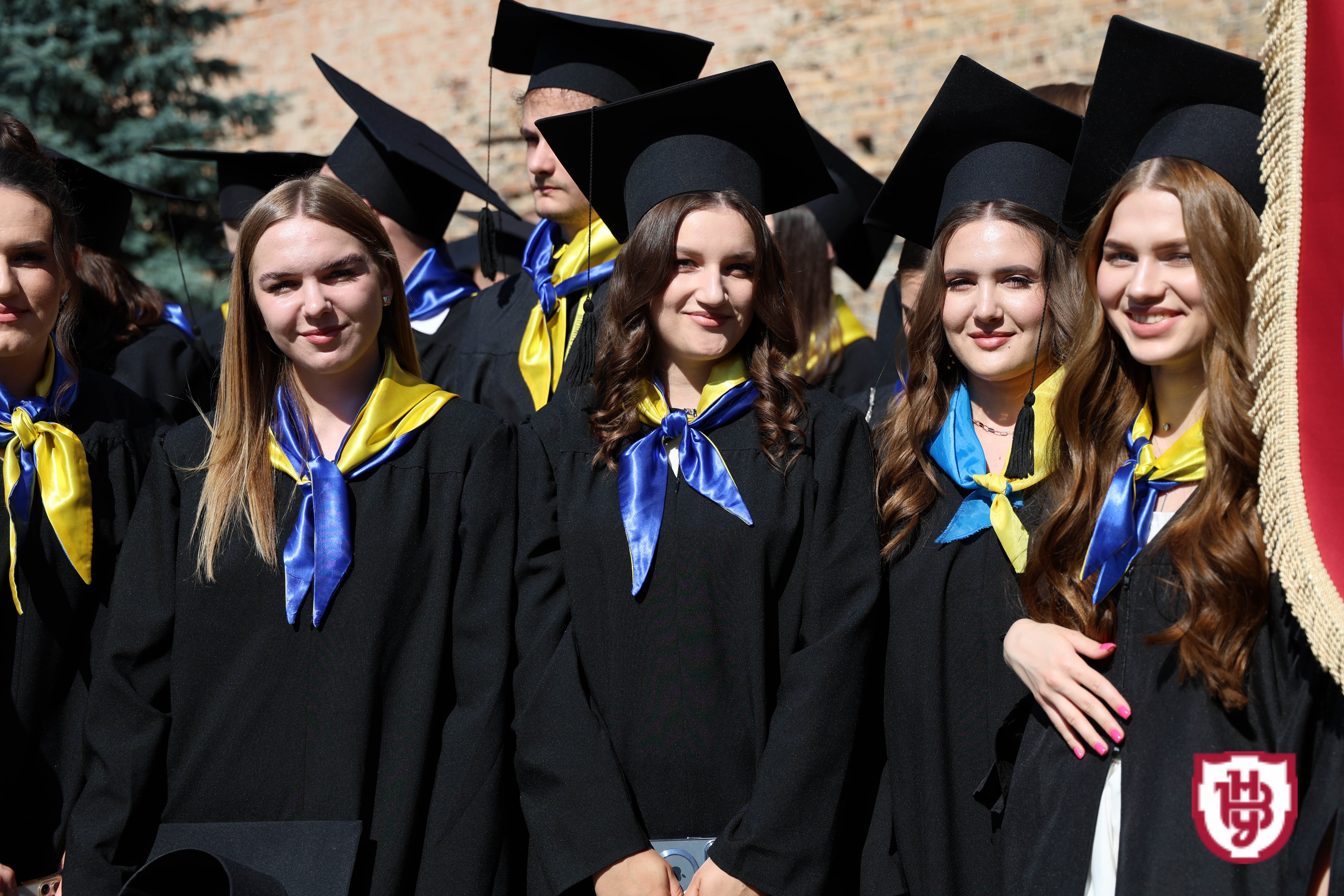 Випуск бакалаврів 2025: студенти ВНУ імені Лесі Українки отримали дипломи