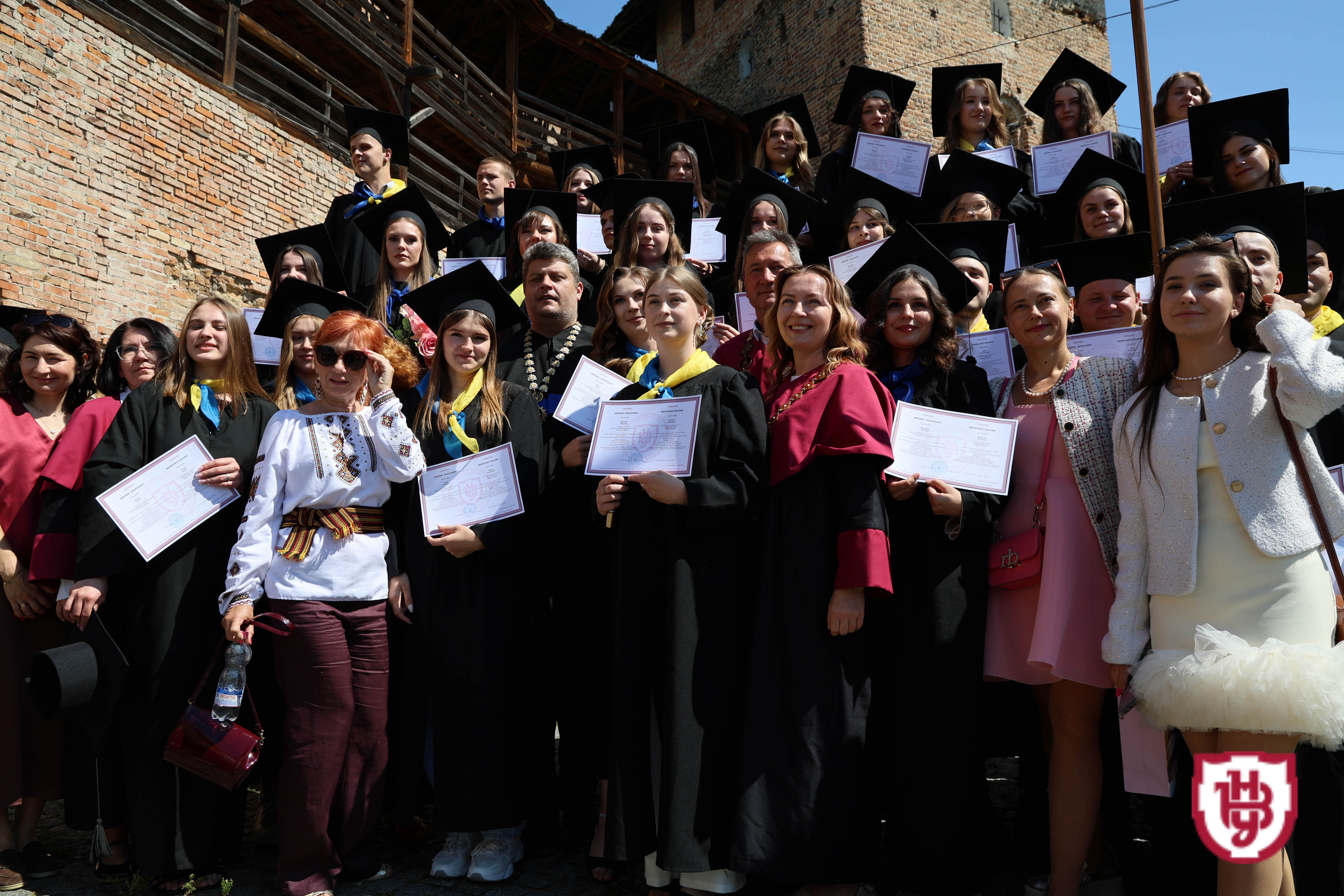 Випуск бакалаврів 2025: студенти ВНУ імені Лесі Українки отримали дипломи