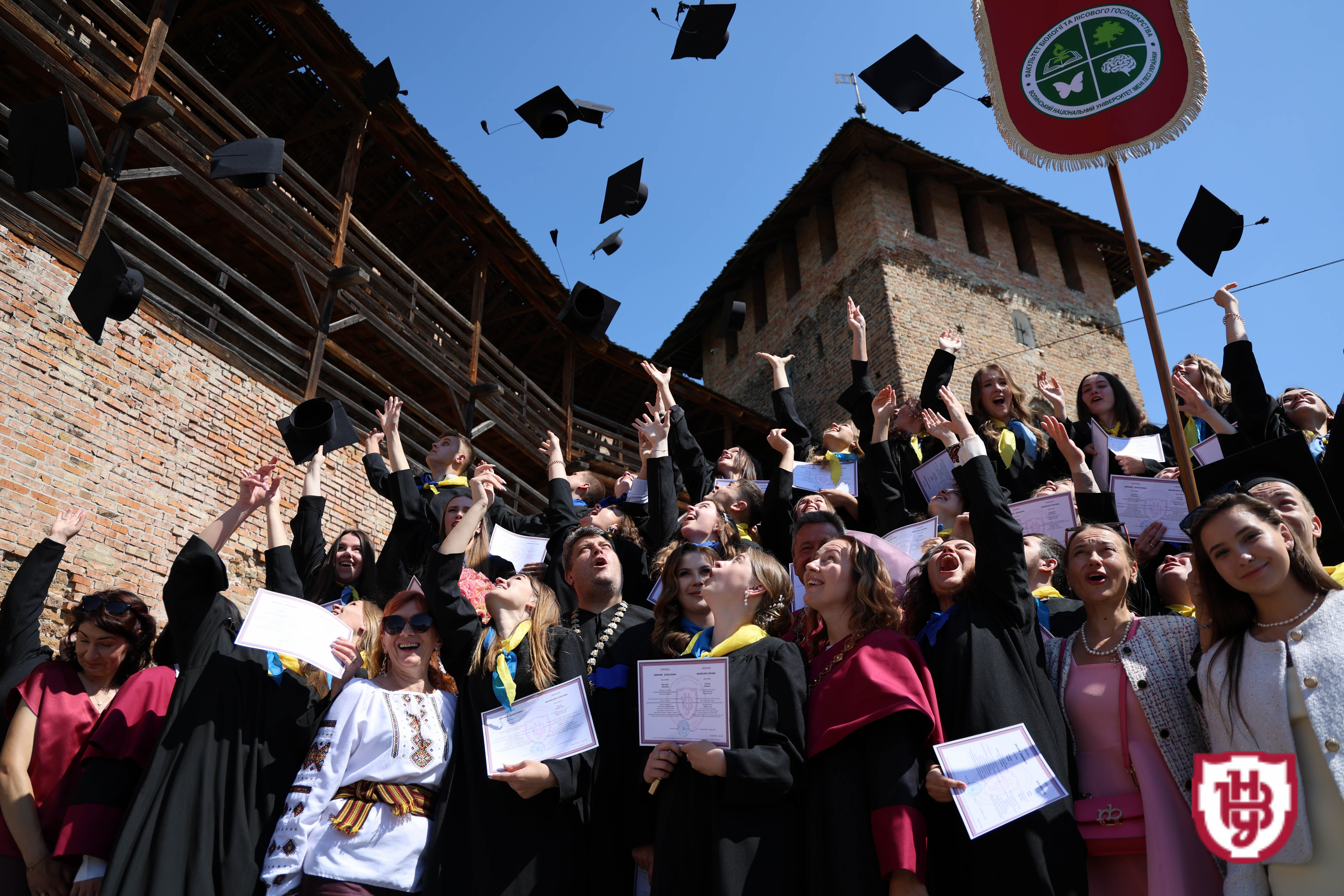 Випуск бакалаврів 2025: студенти ВНУ імені Лесі Українки отримали дипломи