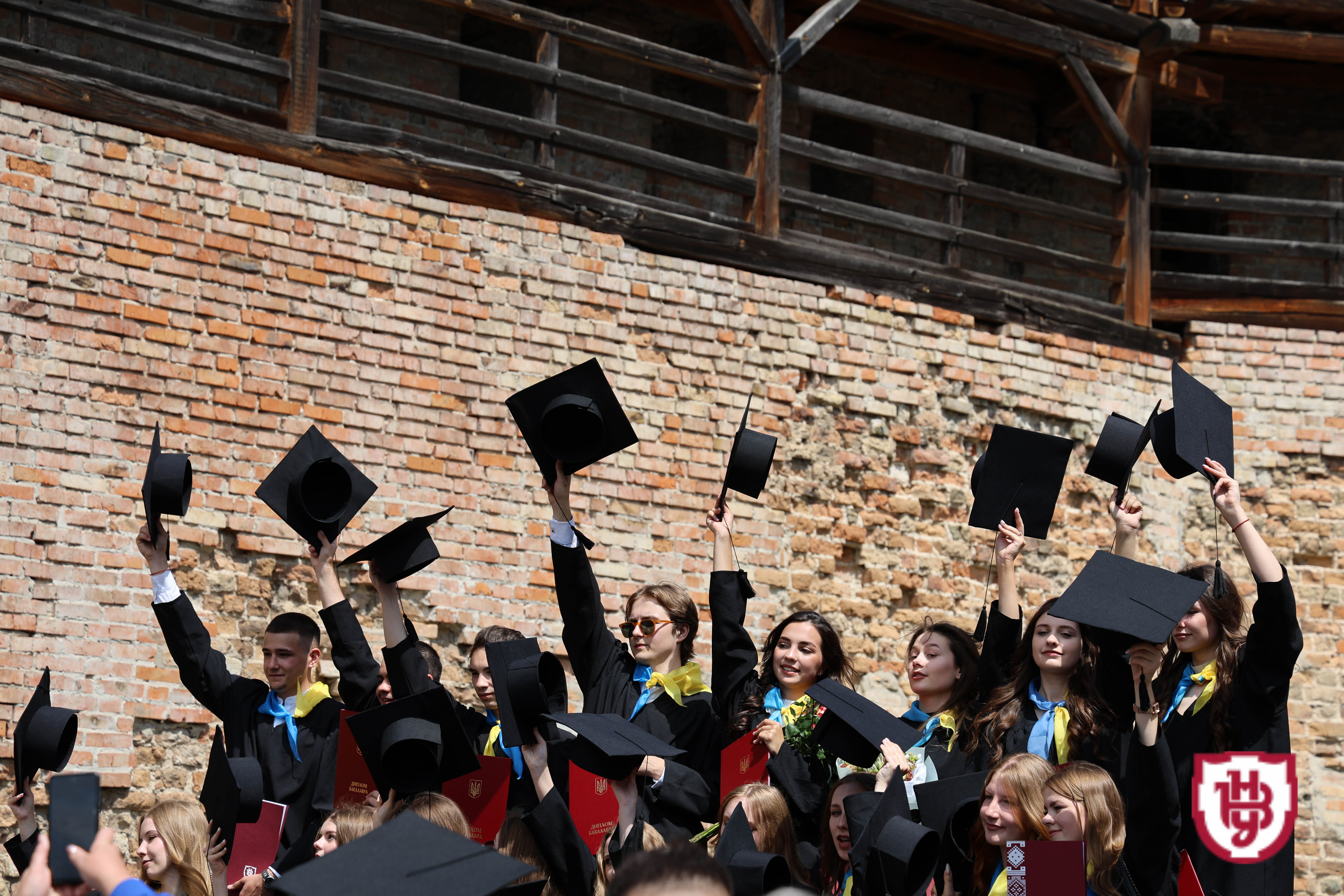 Випуск бакалаврів 2025: студенти ВНУ імені Лесі Українки отримали дипломи