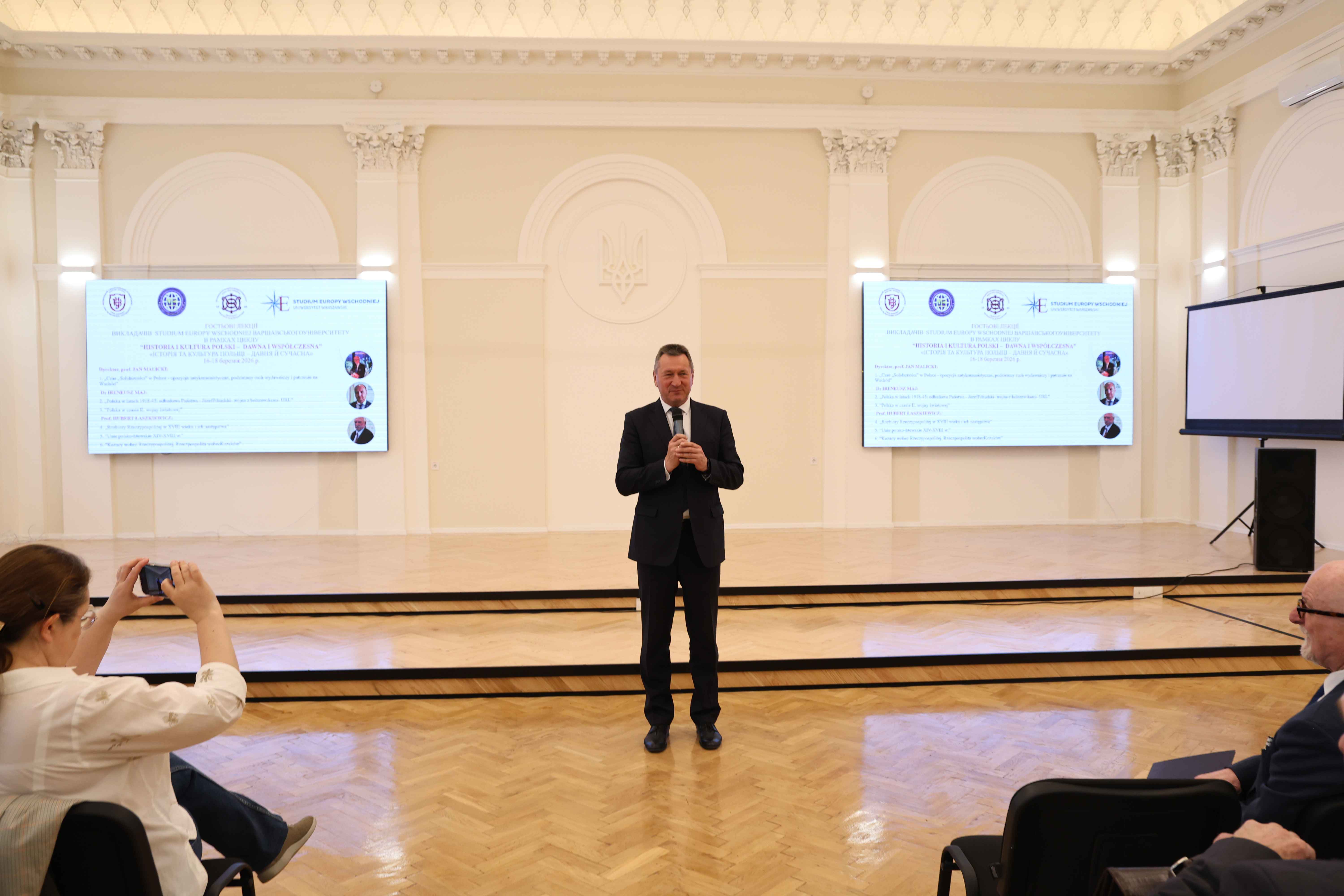 Понад 220 студентів ВНУ імені Лесі Українки прослухали курс лекцій від науковців Studium Europy Wschodniej Варшавського університету