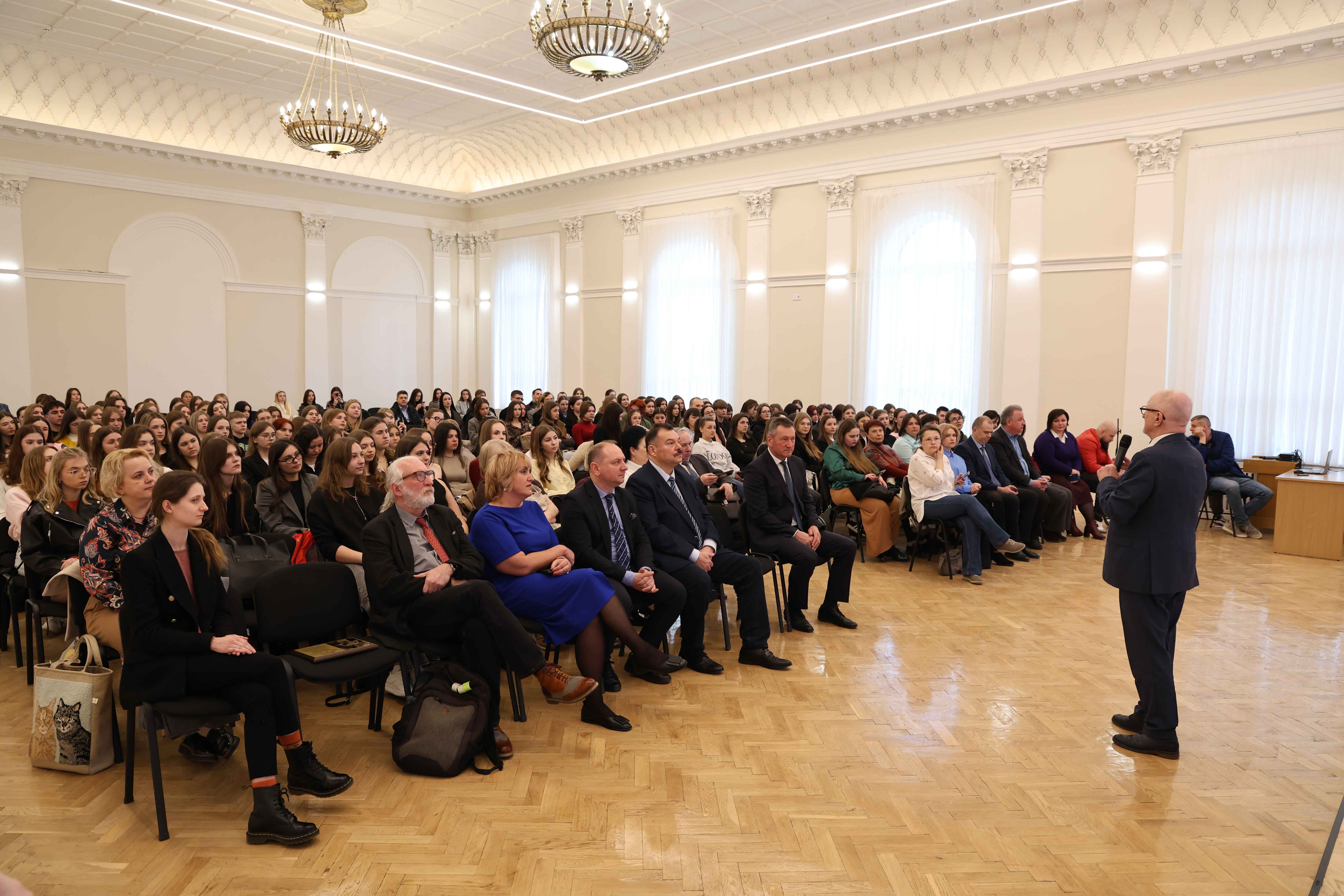 Понад 220 студентів ВНУ імені Лесі Українки прослухали курс лекцій від науковців Studium Europy Wschodniej Варшавського університету