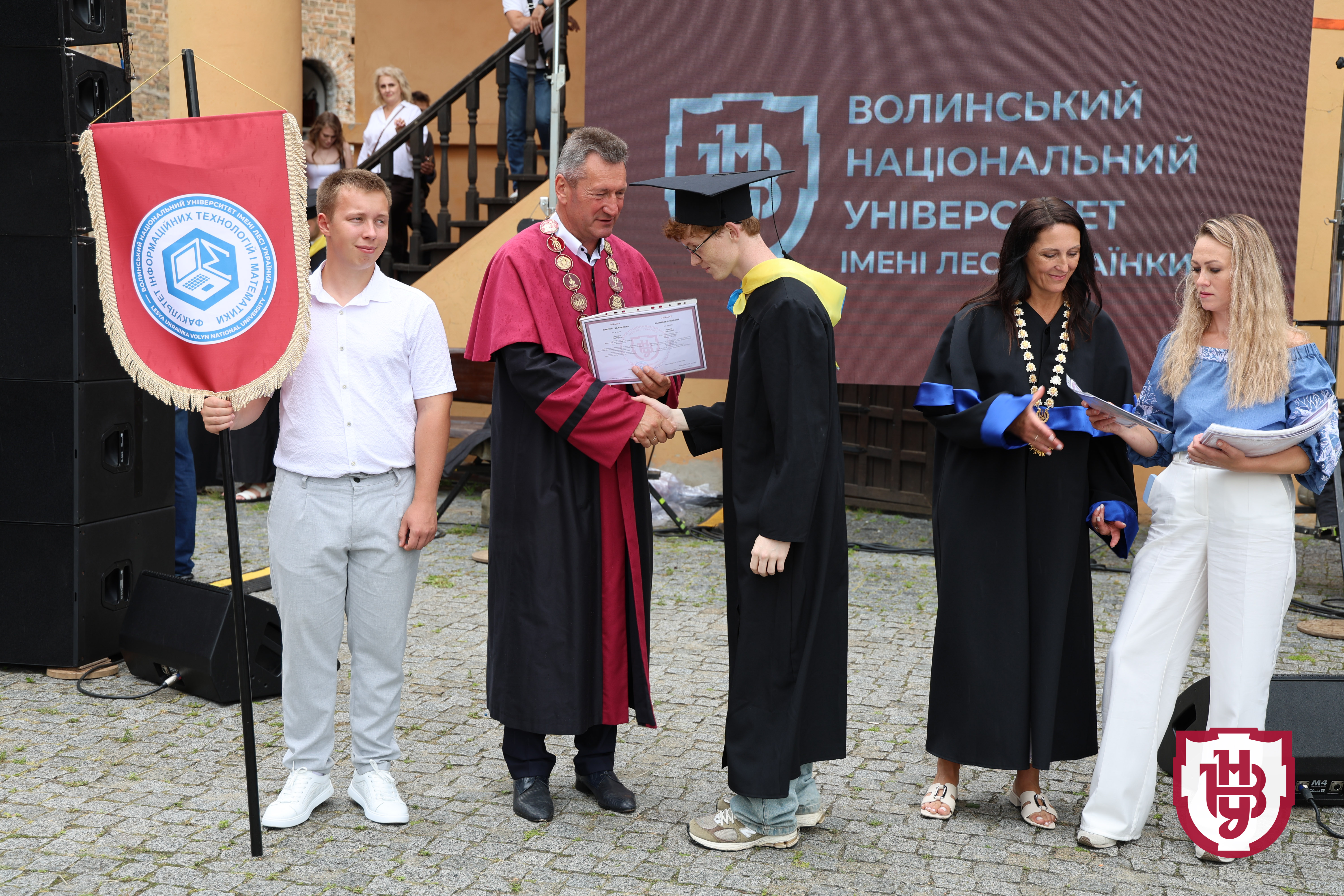 Випуск бакалаврів 2025: студенти ВНУ імені Лесі Українки отримали дипломи