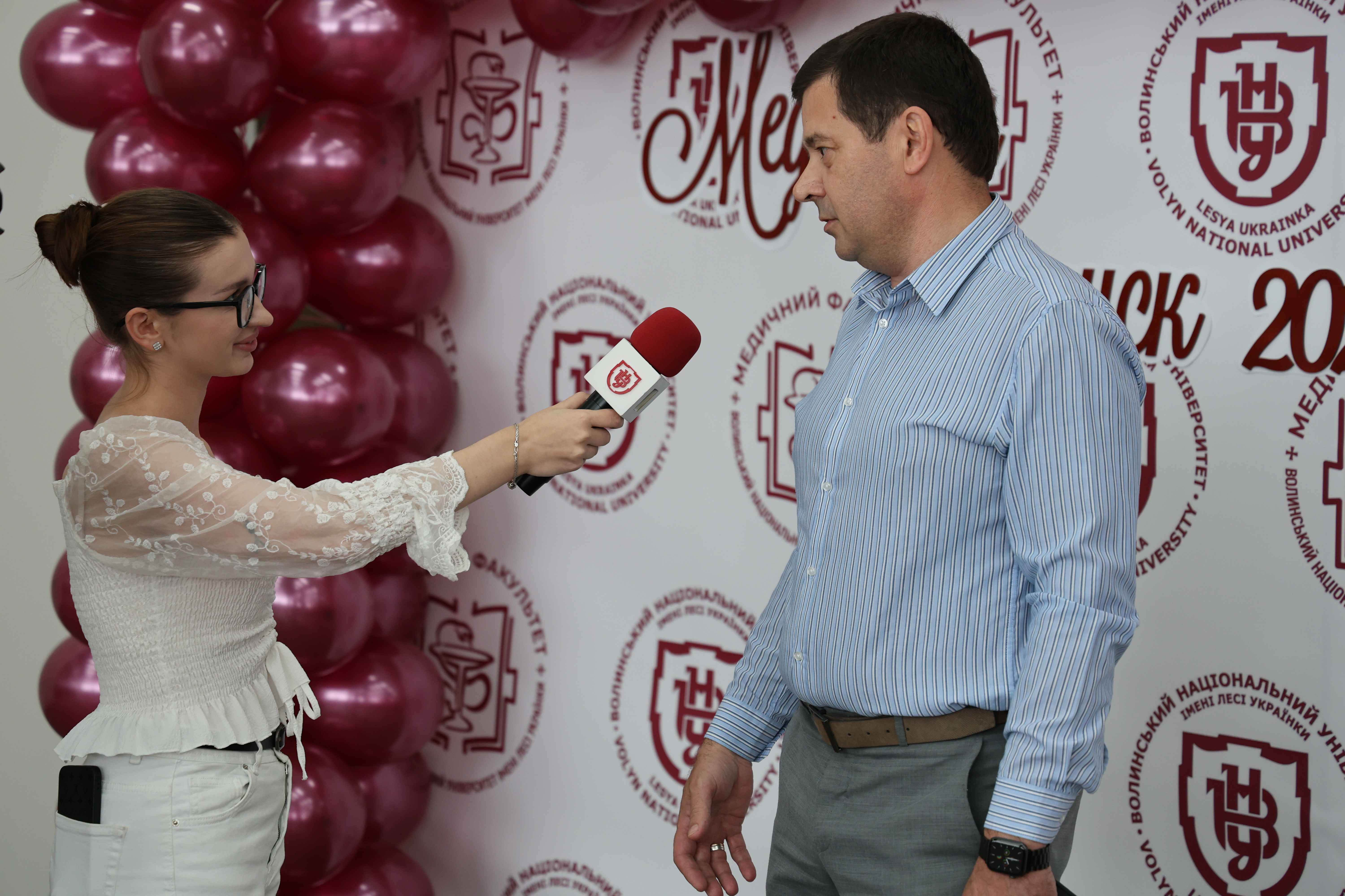 Університет імені Лесі Українки випустив перших магістрів-медиків