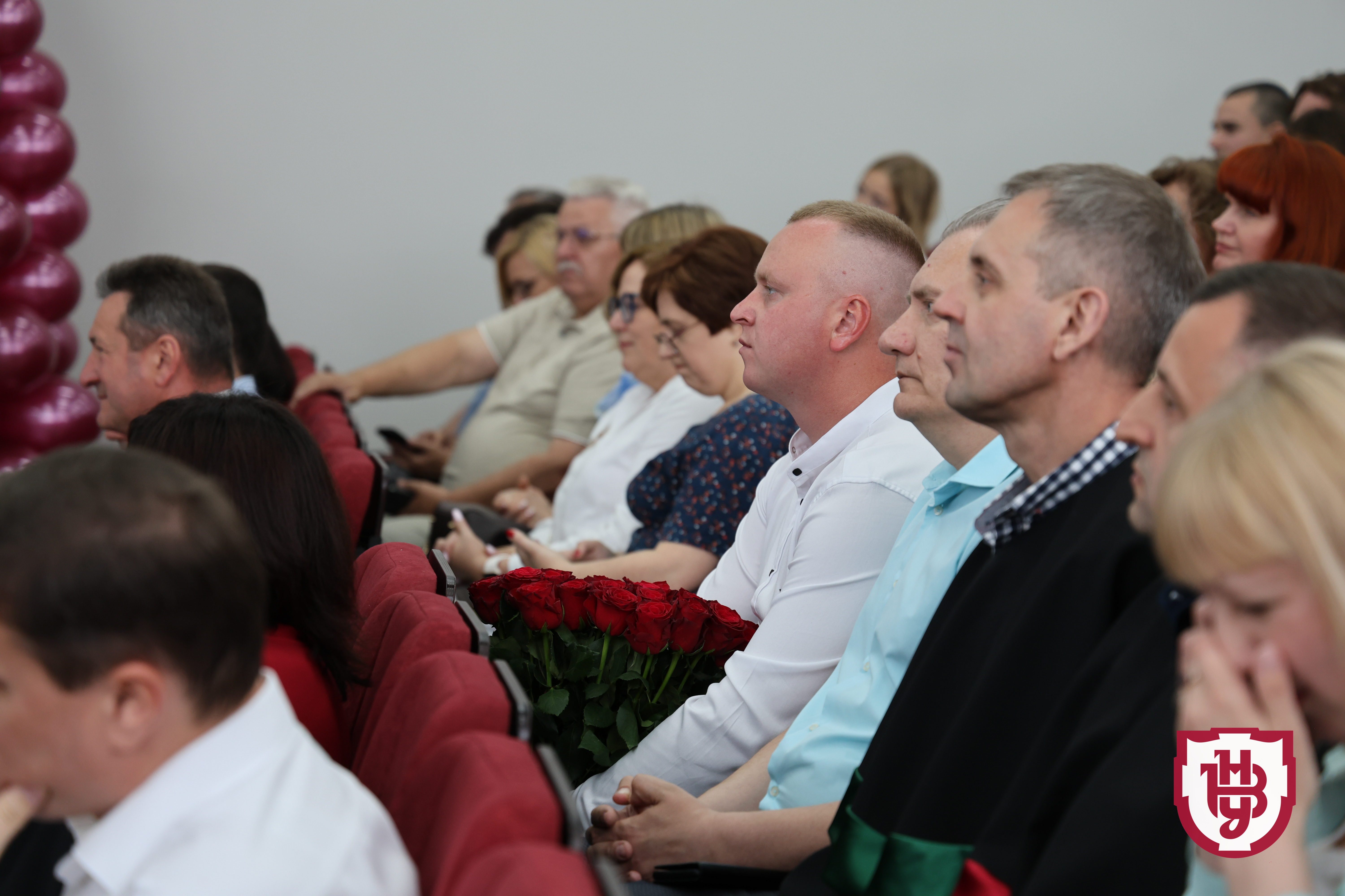 Університет імені Лесі Українки випустив перших магістрів-медиків