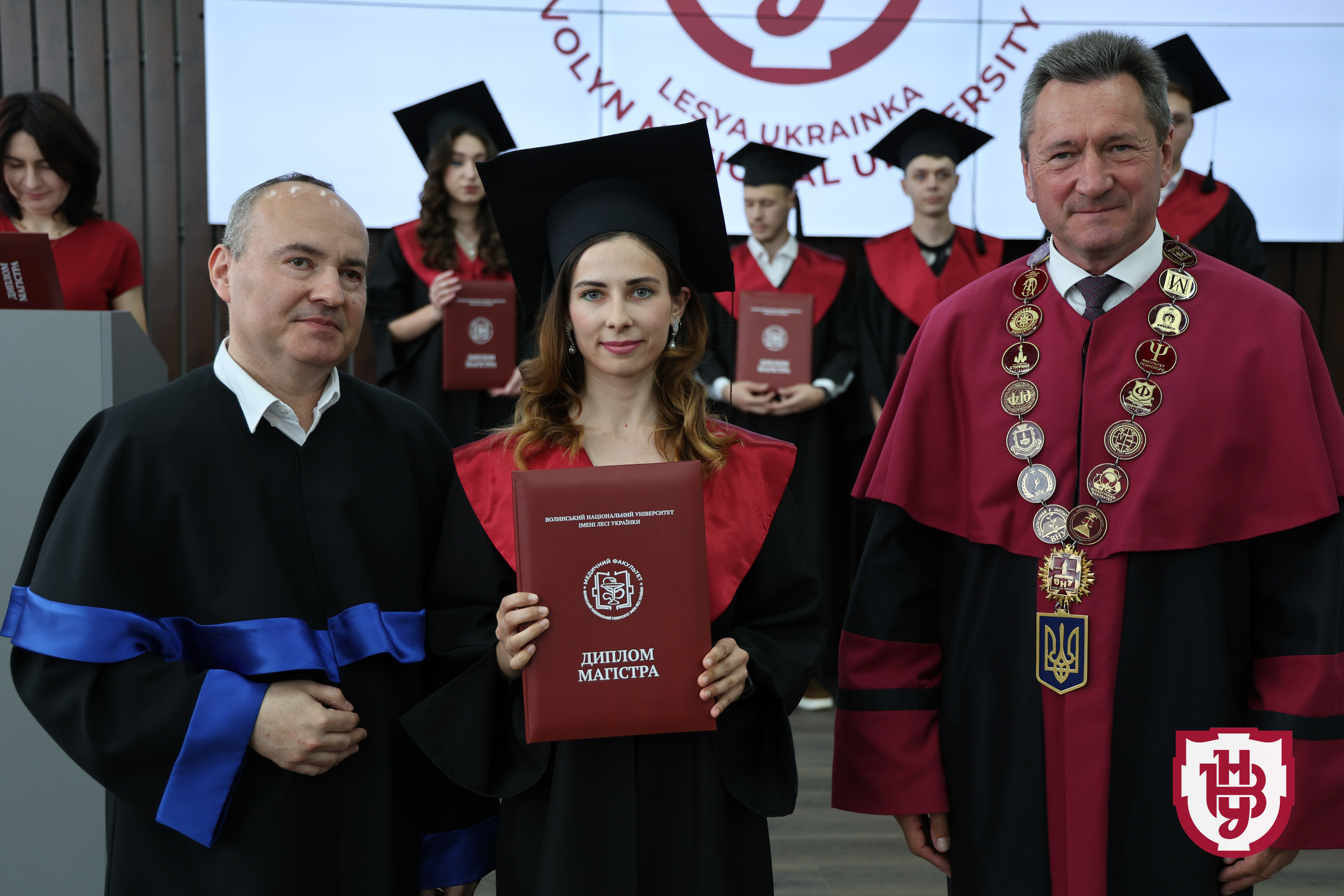Університет імені Лесі Українки випустив перших магістрів-медиків