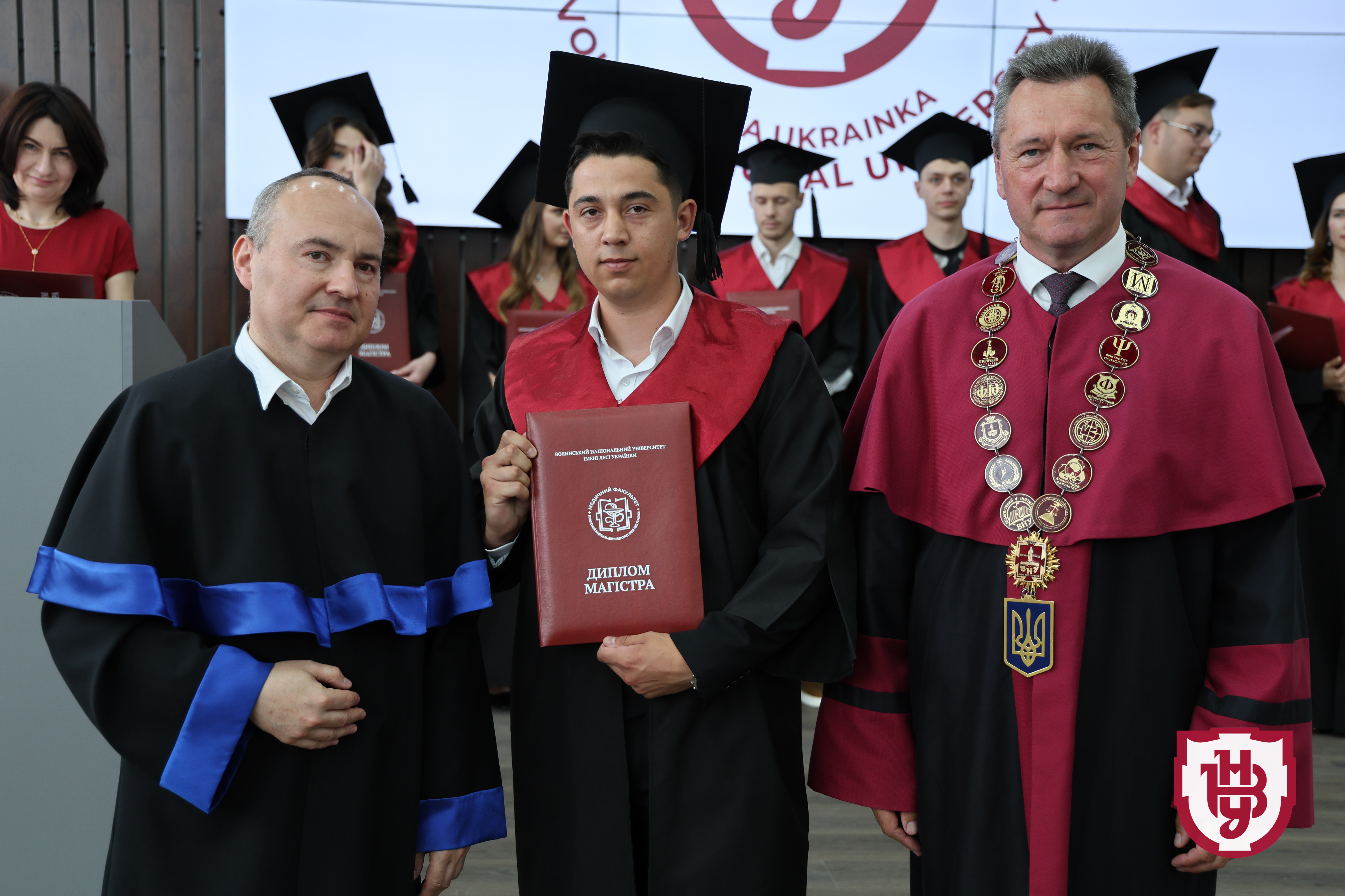 Університет імені Лесі Українки випустив перших магістрів-медиків