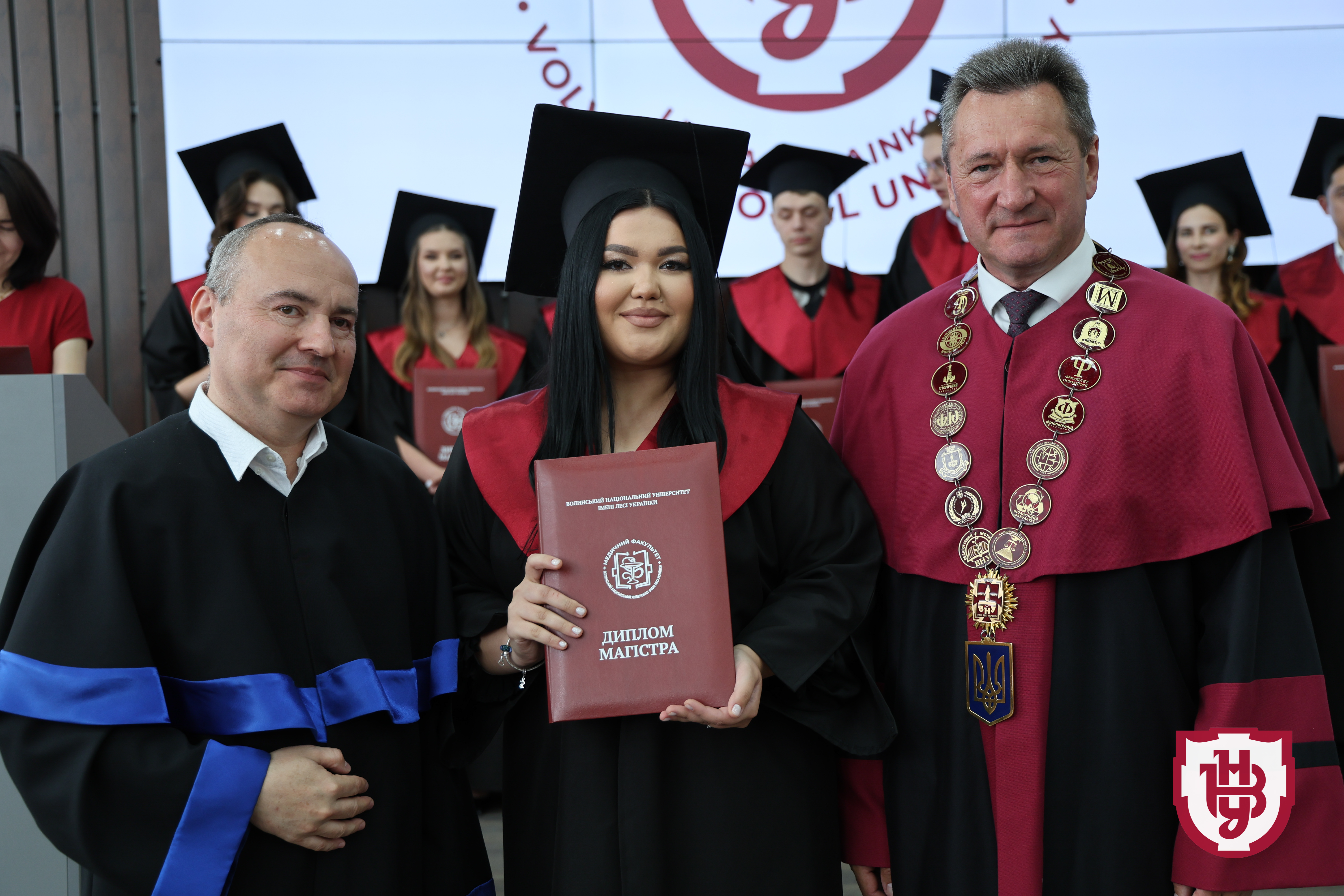 Університет імені Лесі Українки випустив перших магістрів-медиків