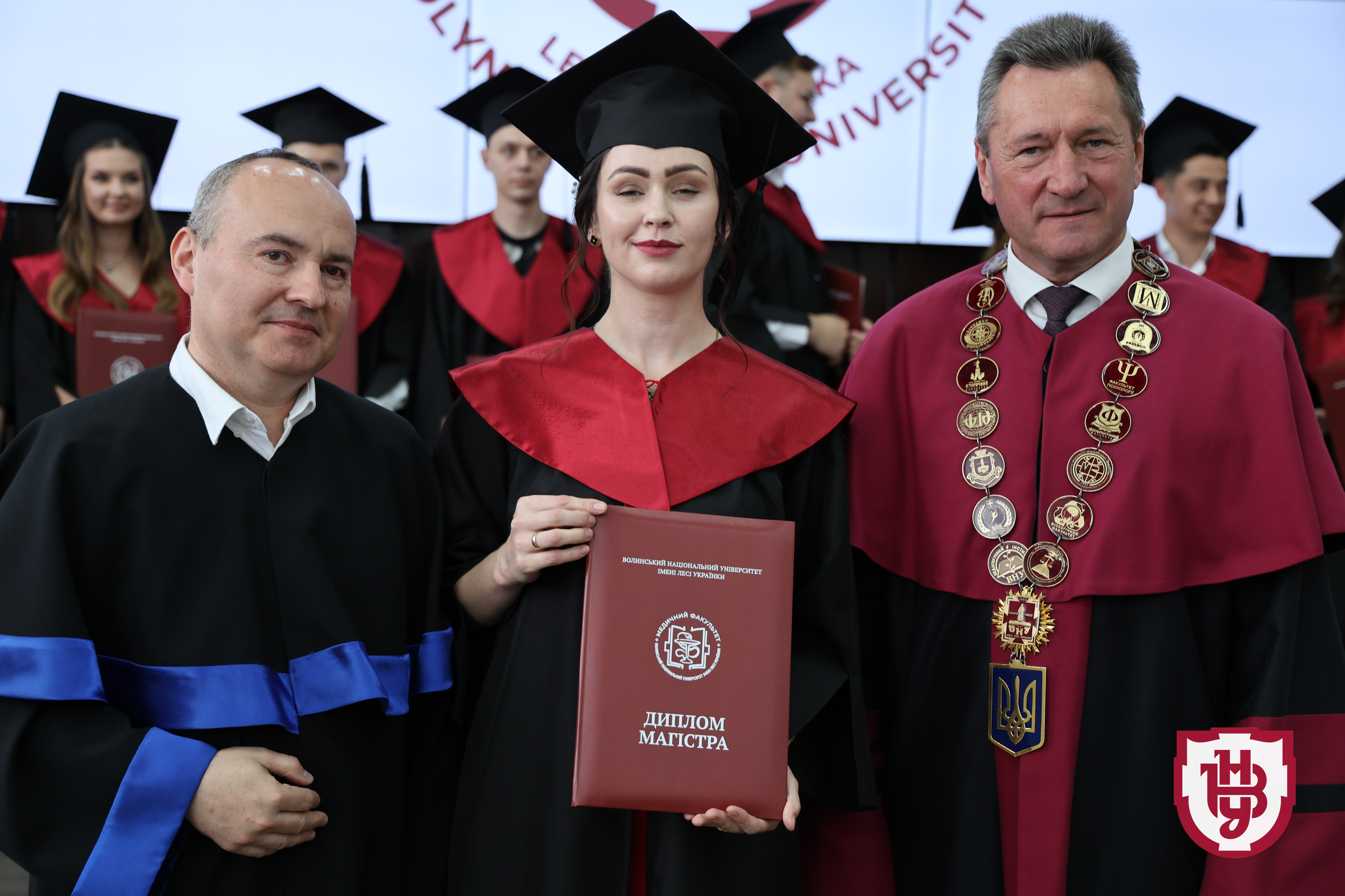Університет імені Лесі Українки випустив перших магістрів-медиків