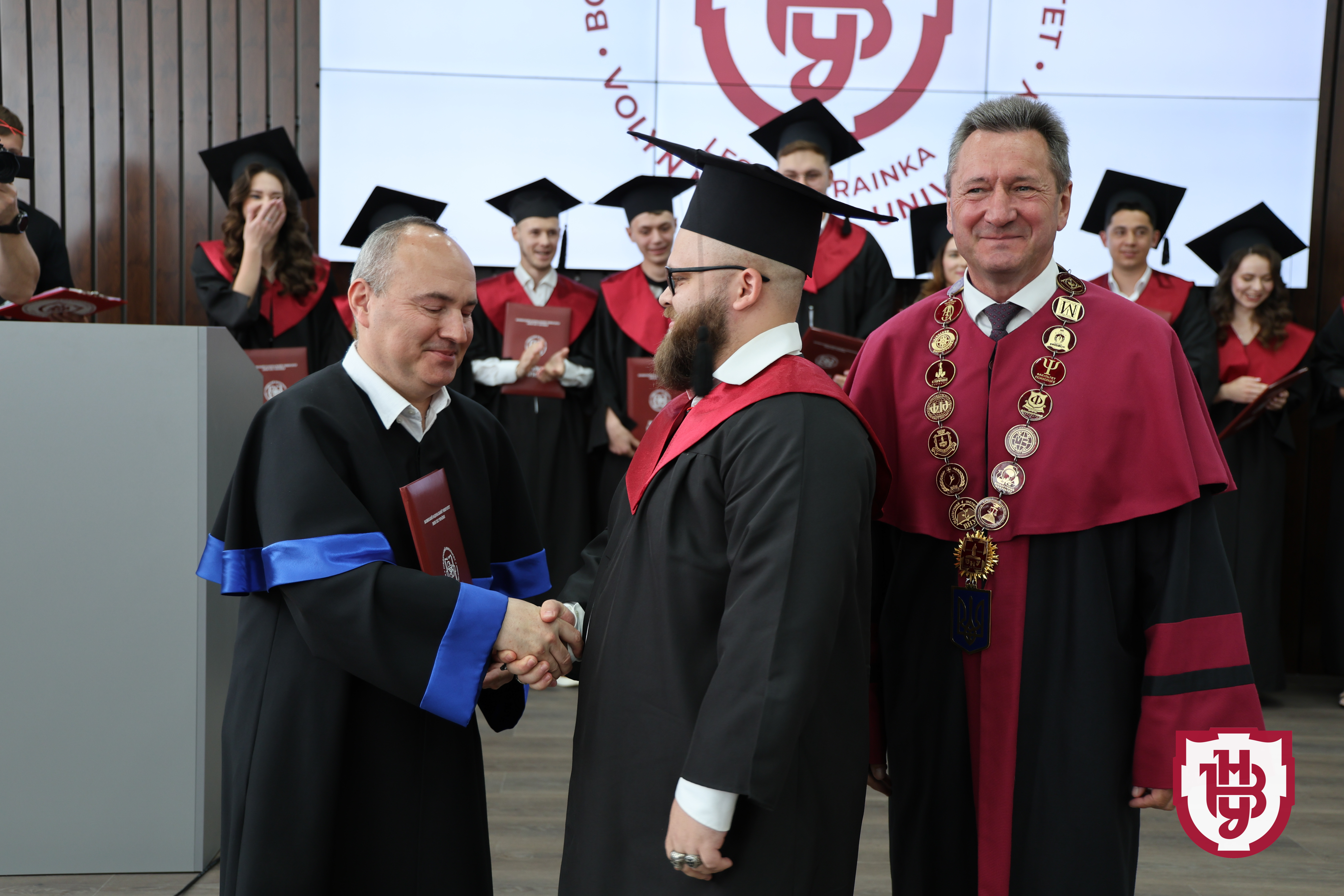 Університет імені Лесі Українки випустив перших магістрів-медиків