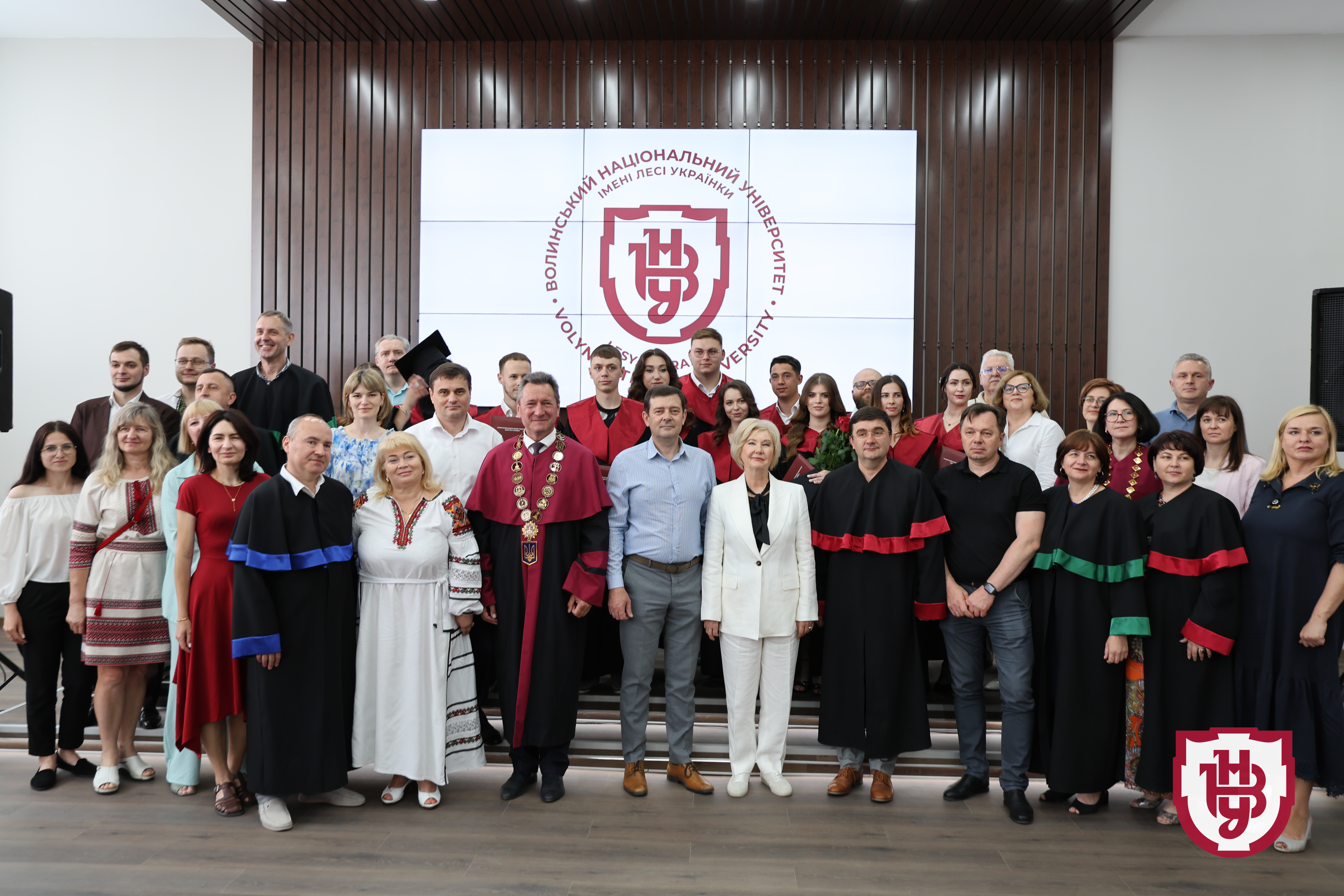 Університет імені Лесі Українки випустив перших магістрів-медиків