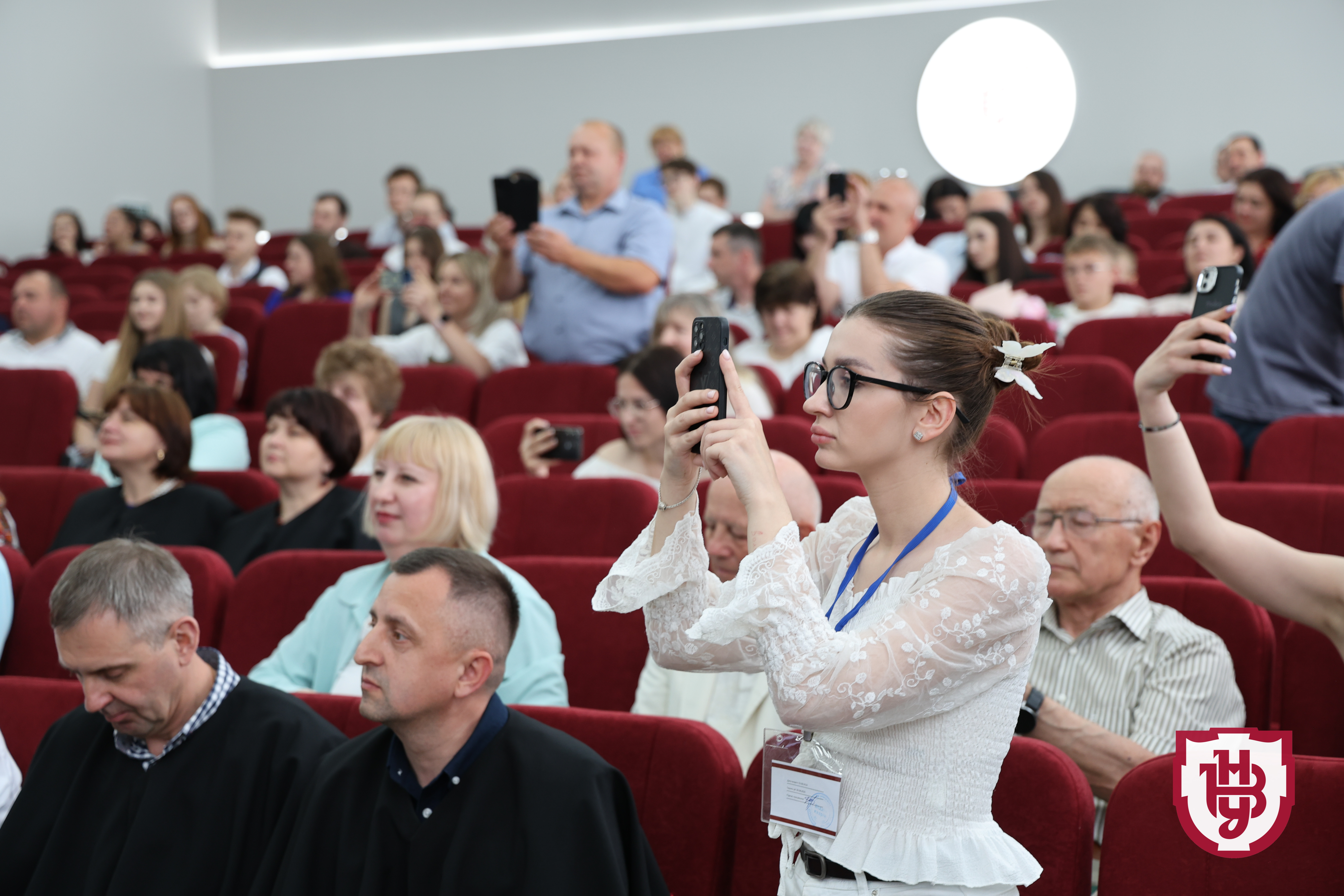 Університет імені Лесі Українки випустив перших магістрів-медиків