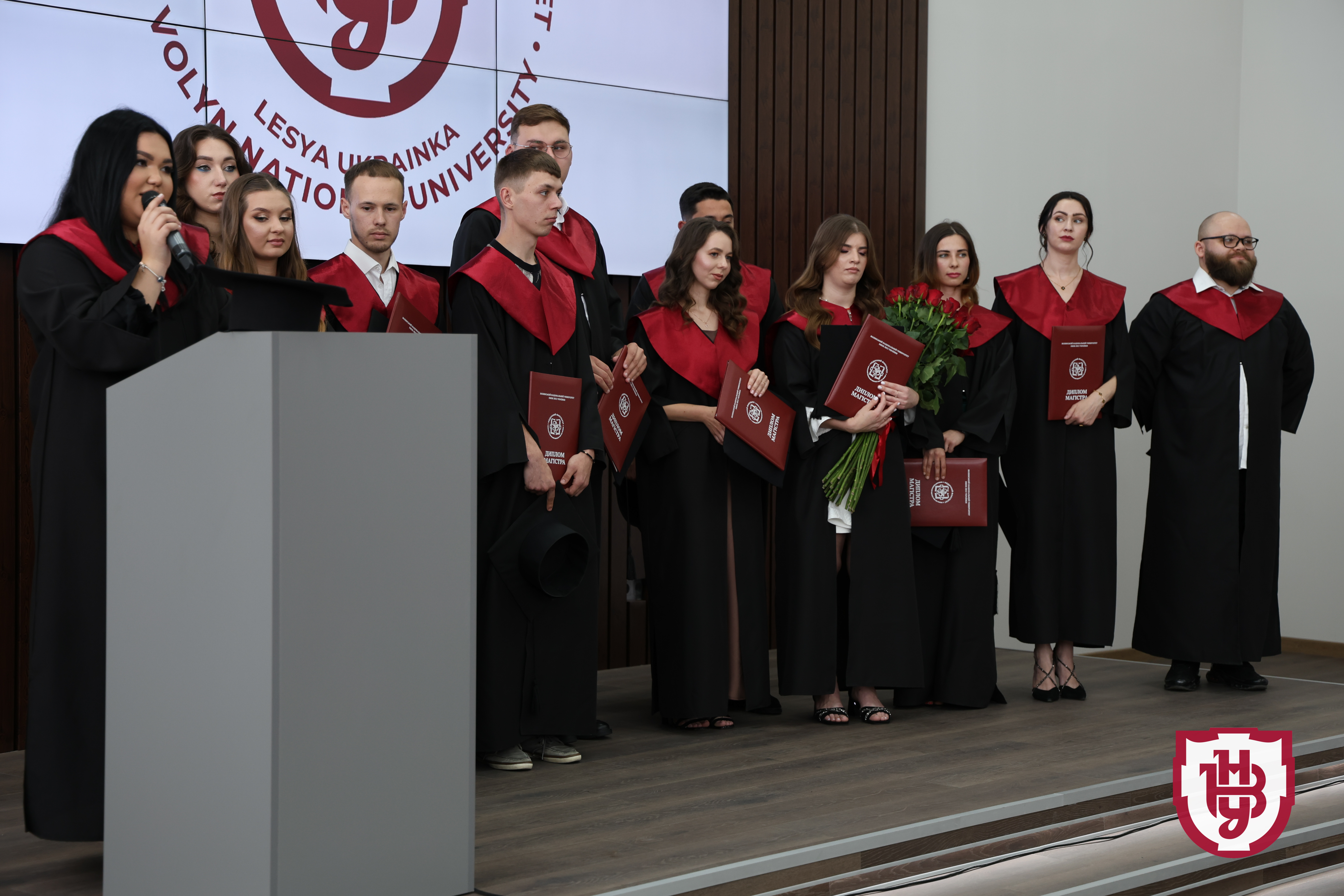 Університет імені Лесі Українки випустив перших магістрів-медиків