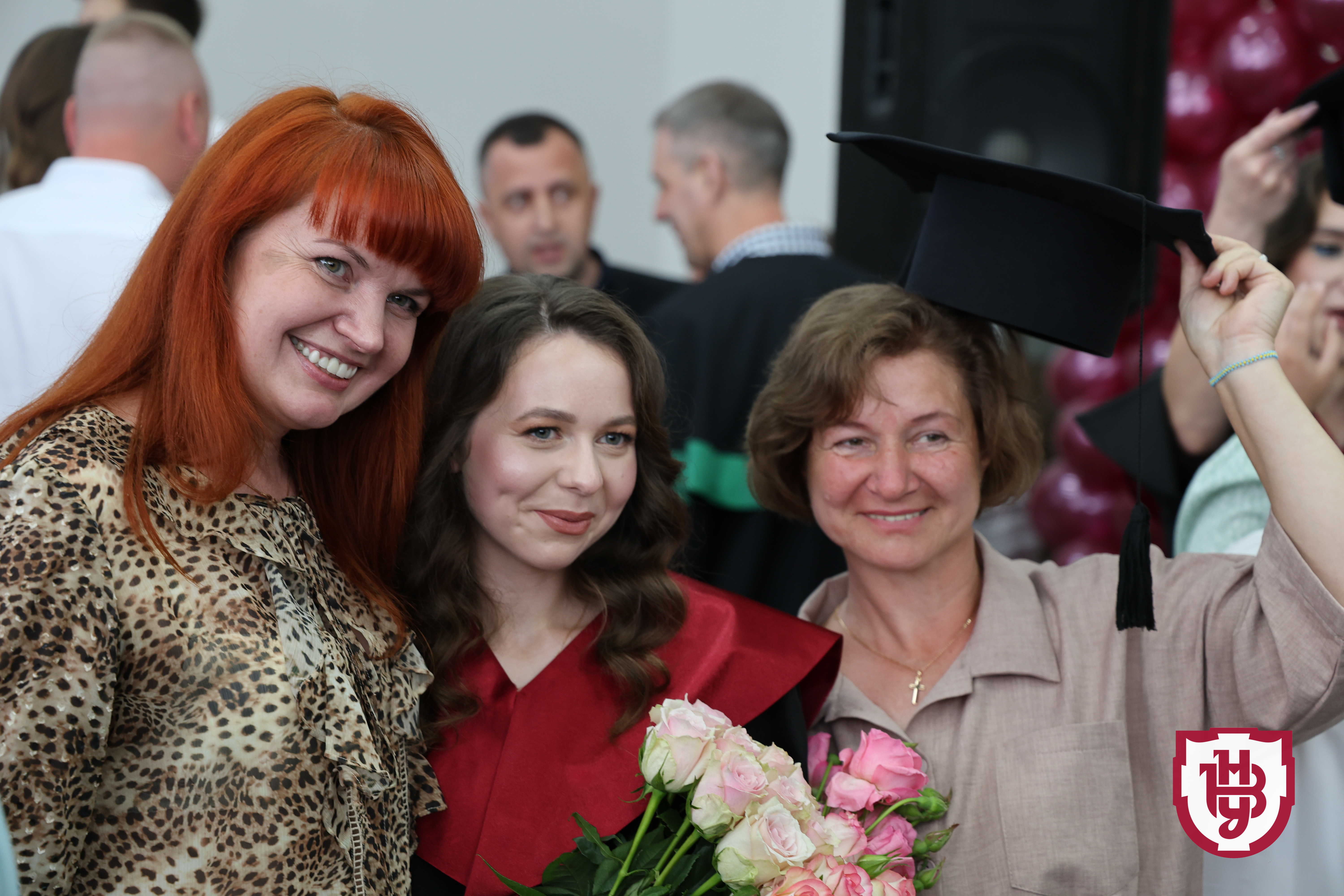 Університет імені Лесі Українки випустив перших магістрів-медиків