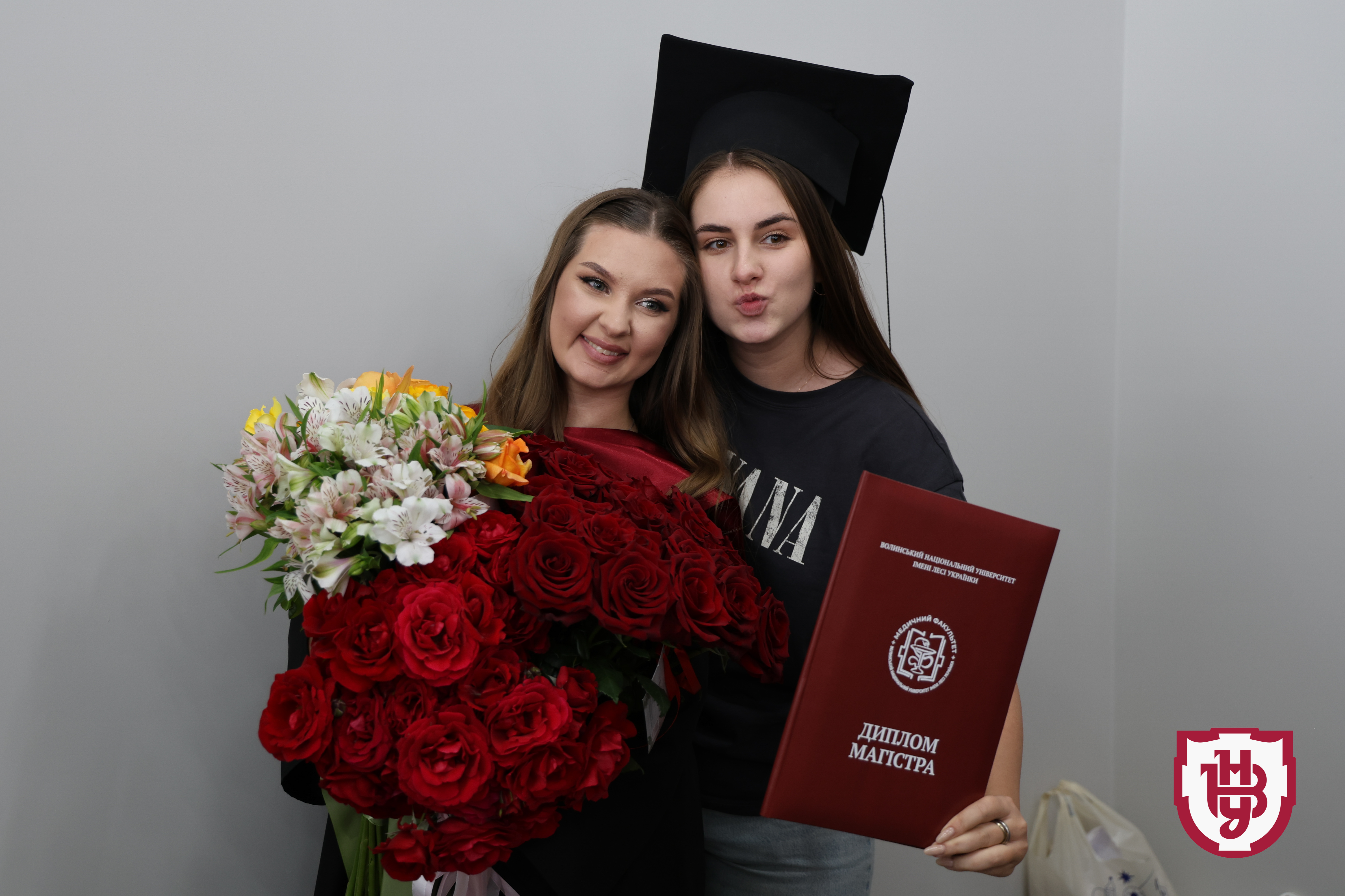 Університет імені Лесі Українки випустив перших магістрів-медиків