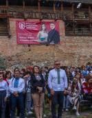 Аукціон, фотосесії та флешмоби: Лесині люди відзначили день вишиванки у замку Любарта