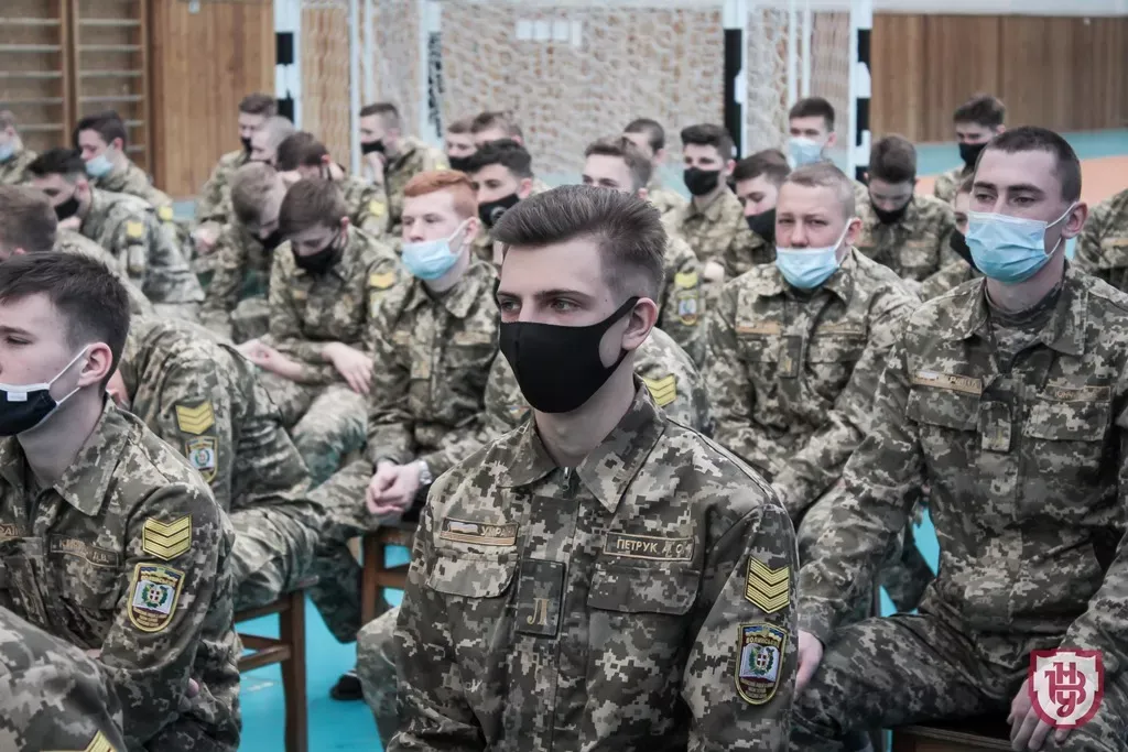 Суспільство