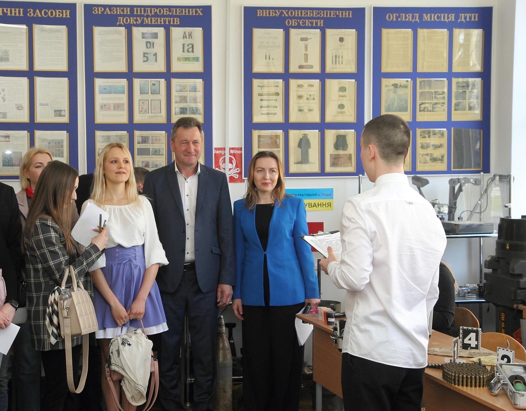 лабораторії