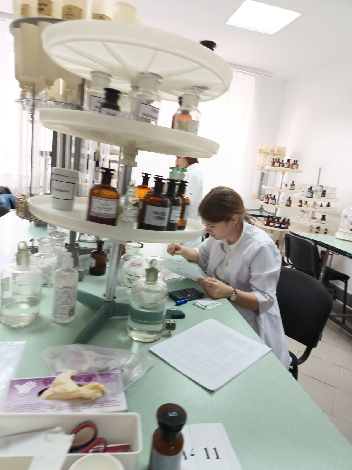 фармацевти