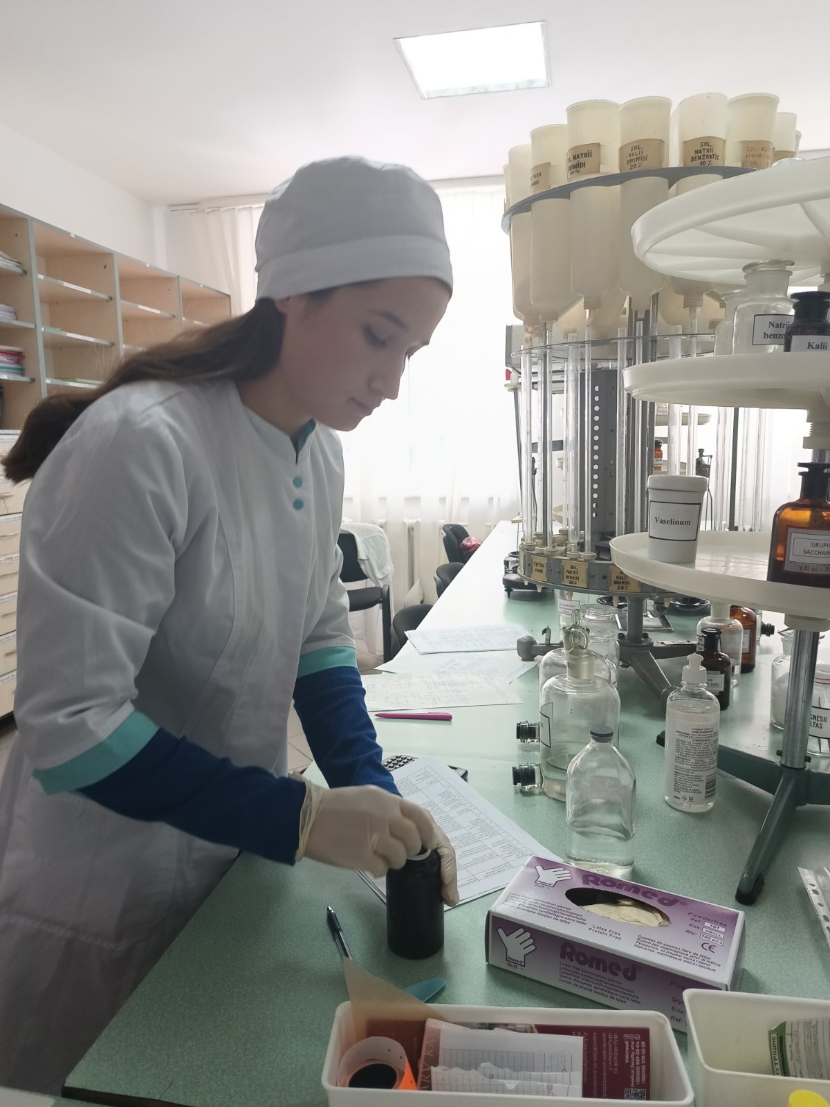 фармацевти