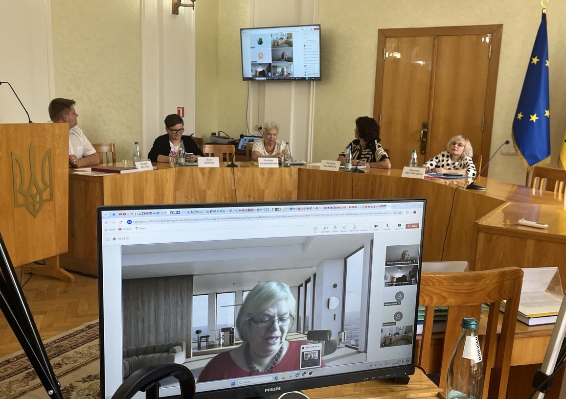 Троє аспірантів факультету міжнародних відносин успішно захистили дисертації