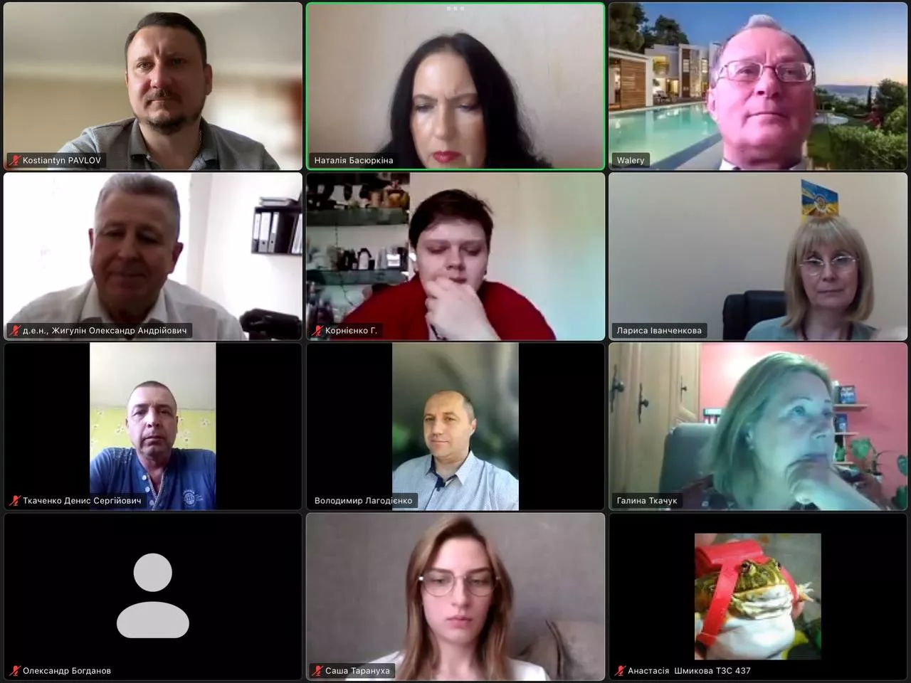 Із приємністю повідомляємо, що члени кафедри економіки, підприємництва та маркетингу, професори Костянтин Павлов й Олена Павлова і доцент Тетяна Сак на запрошення колег із кафедри управління бізнесом, професора Наталії Басюркіною, кафедри маркетингу, підприємництва та торгівлі, професора Володимира Лагодієнка дружнього Одеського національного технологічного університету взяли участь в організації круглого столу «Інноваційно-інвестиційне проєктування у бізнесі». В межах заходу члени кафедри виступили і як члени журі щорічного конкурсу «Від start-up до реального проєкту: бачення наукової молоді».