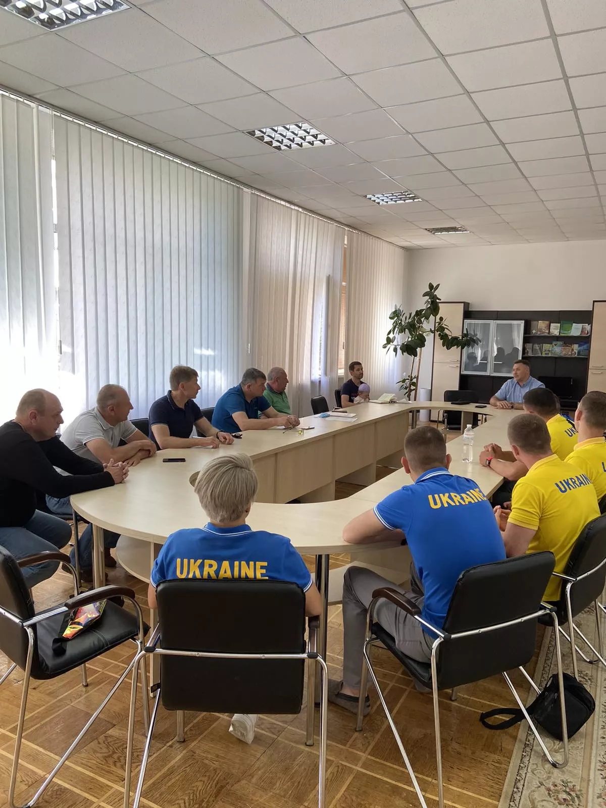 веслувальники