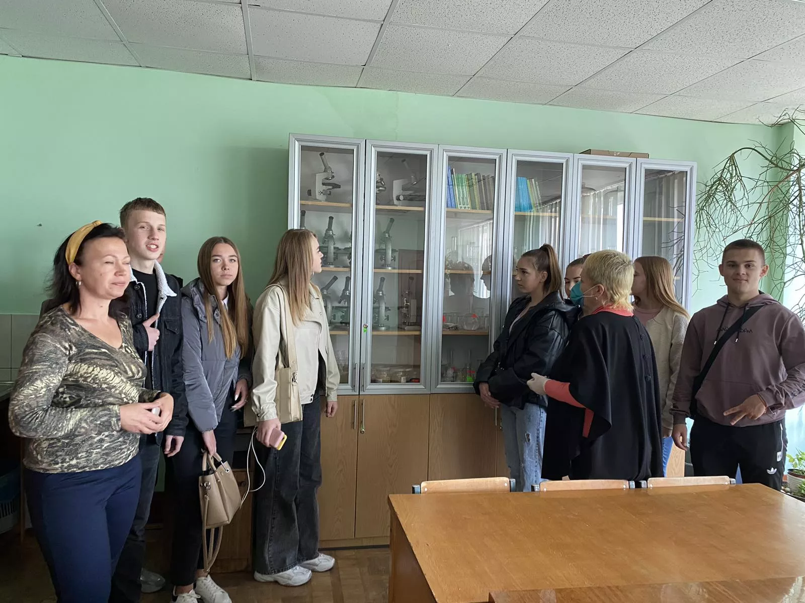 Студентам організували тренінг у секторі гідробіології Волинського ЦГМ