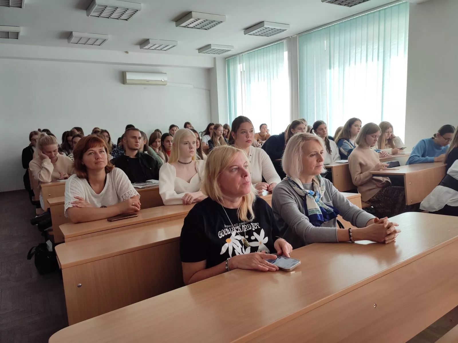 Розмова про журналістику і літературу: волинські студенти зустрілися з Надією Гуменюк