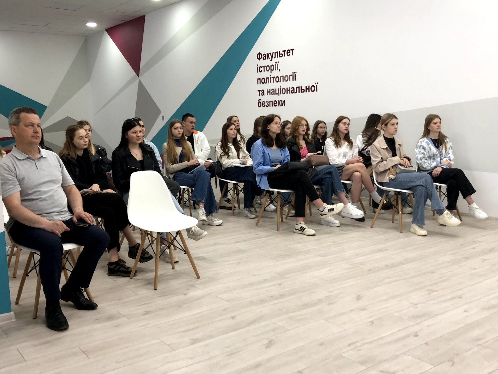 опитування