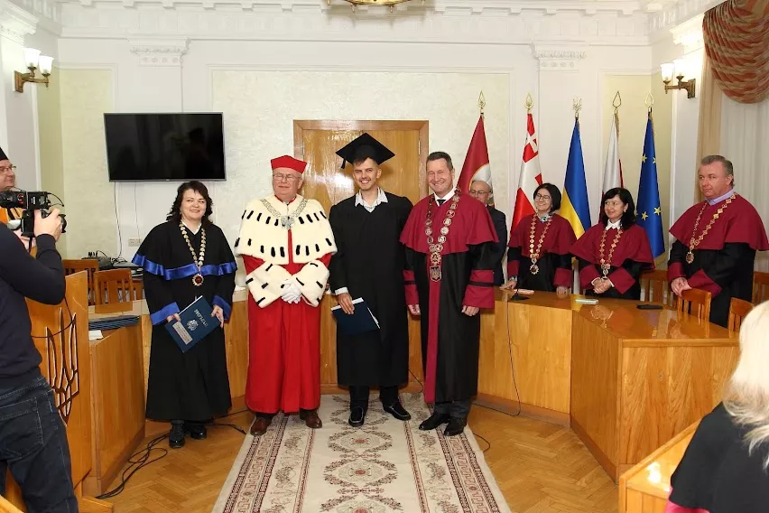 Студентам Університету вручили дипломи магістрів за програмою «Подвійний диплом»