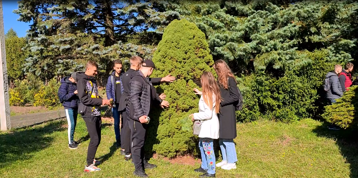 Студентам факультету біології та лісового господарства провели заняття на базі ДП «Волинський лісовий селекційно-насіннєвий центр»