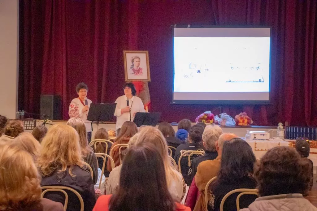 чотирнадцятитомник