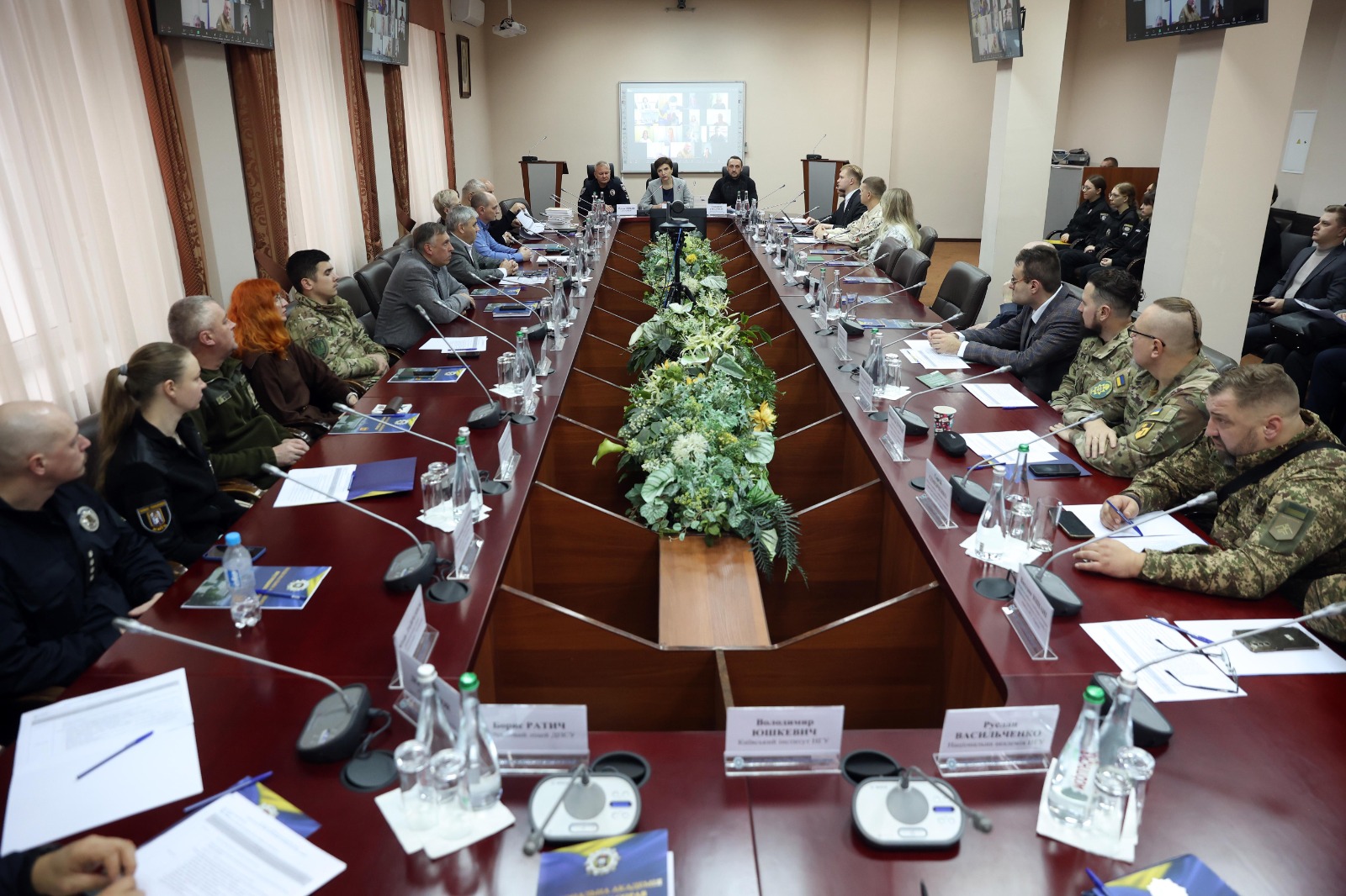 Участь дослідників університету в круглому столі до Дня пам’яті жертв голодоморів