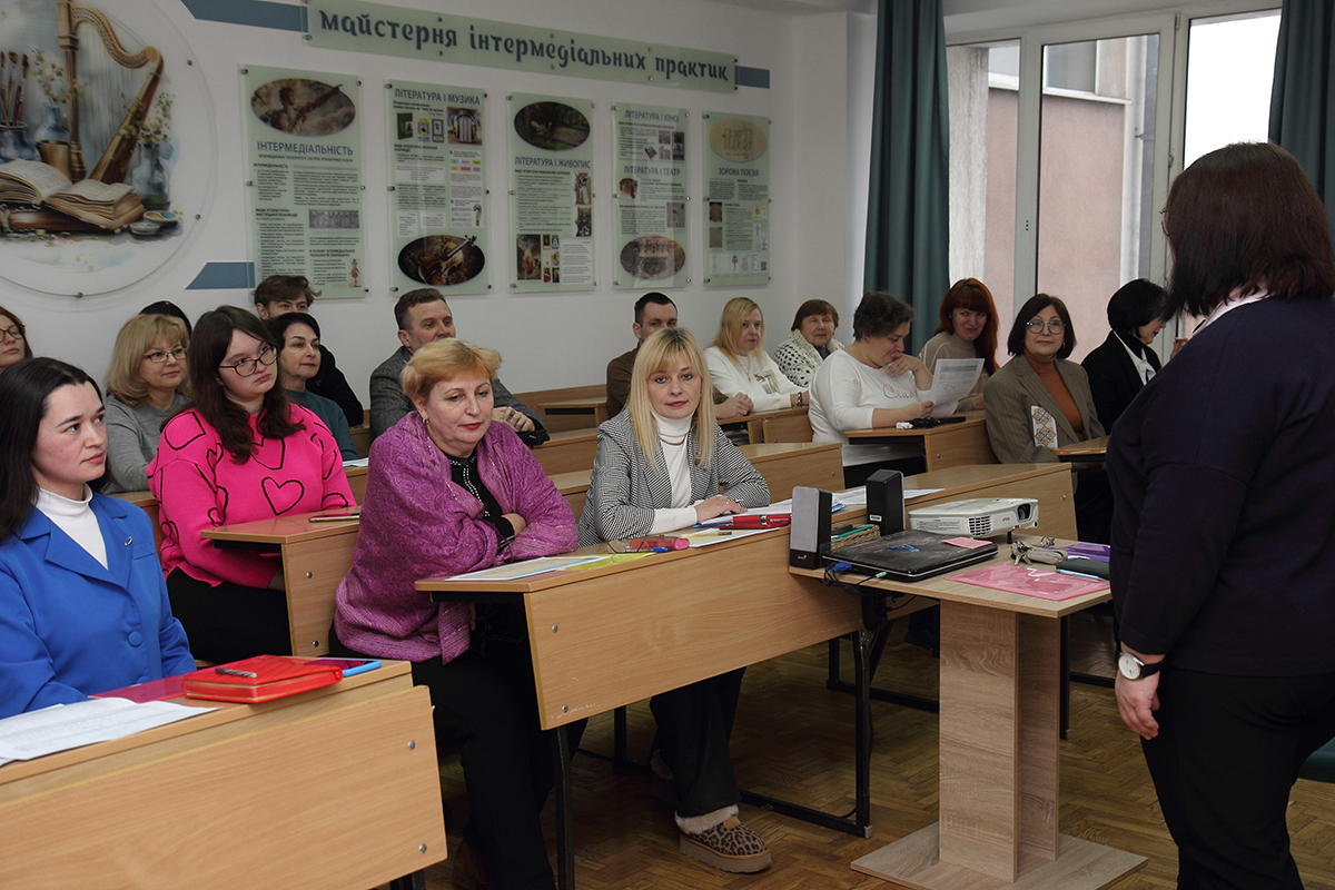 Круглий стіл на факультеті філології та журналістики: виклики та перспективи підготовки педагогів-україністів