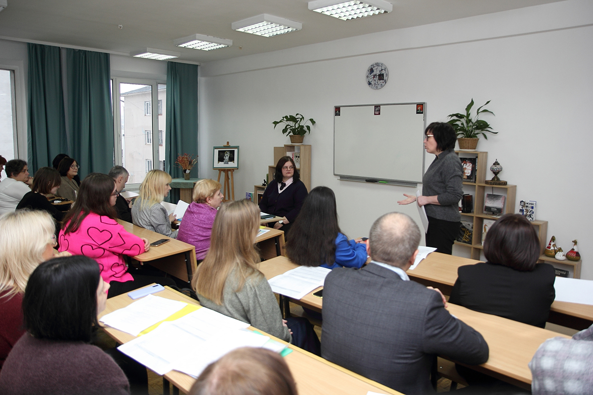 Круглий стіл на факультеті філології та журналістики: виклики та перспективи підготовки педагогів-україністів