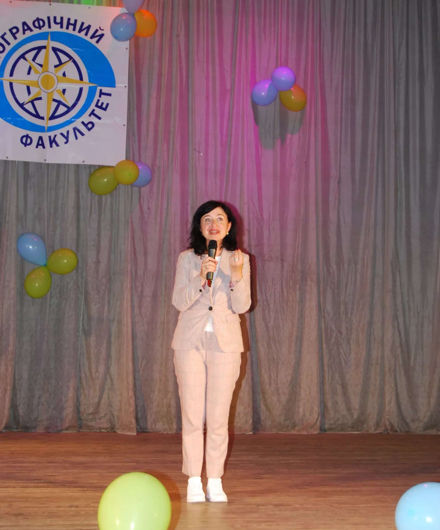 Урочисте вручення дипломів бакалавра на географічному факультеті