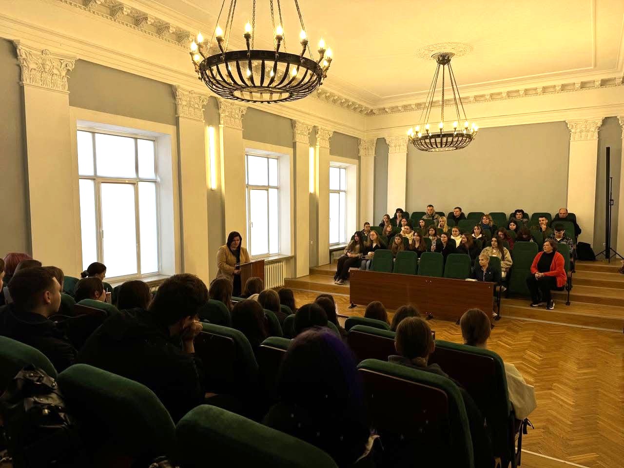 Відкрита зустріч румунської журналістки та політичної аналітикині Сабіни Фаті на ФМВ