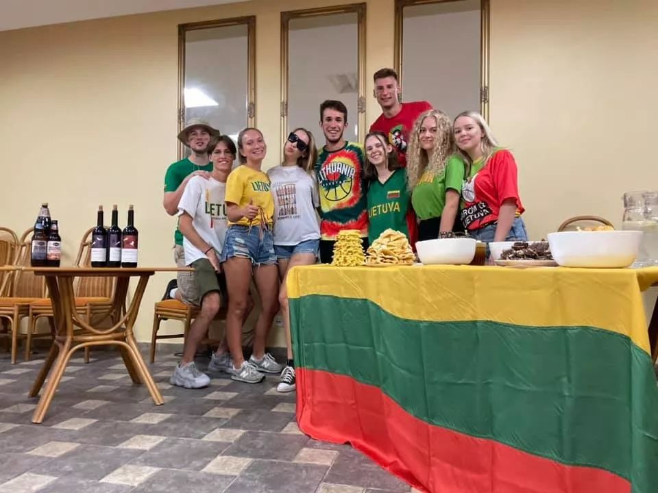 Інфовійни: молодь вчиться давати відсіч