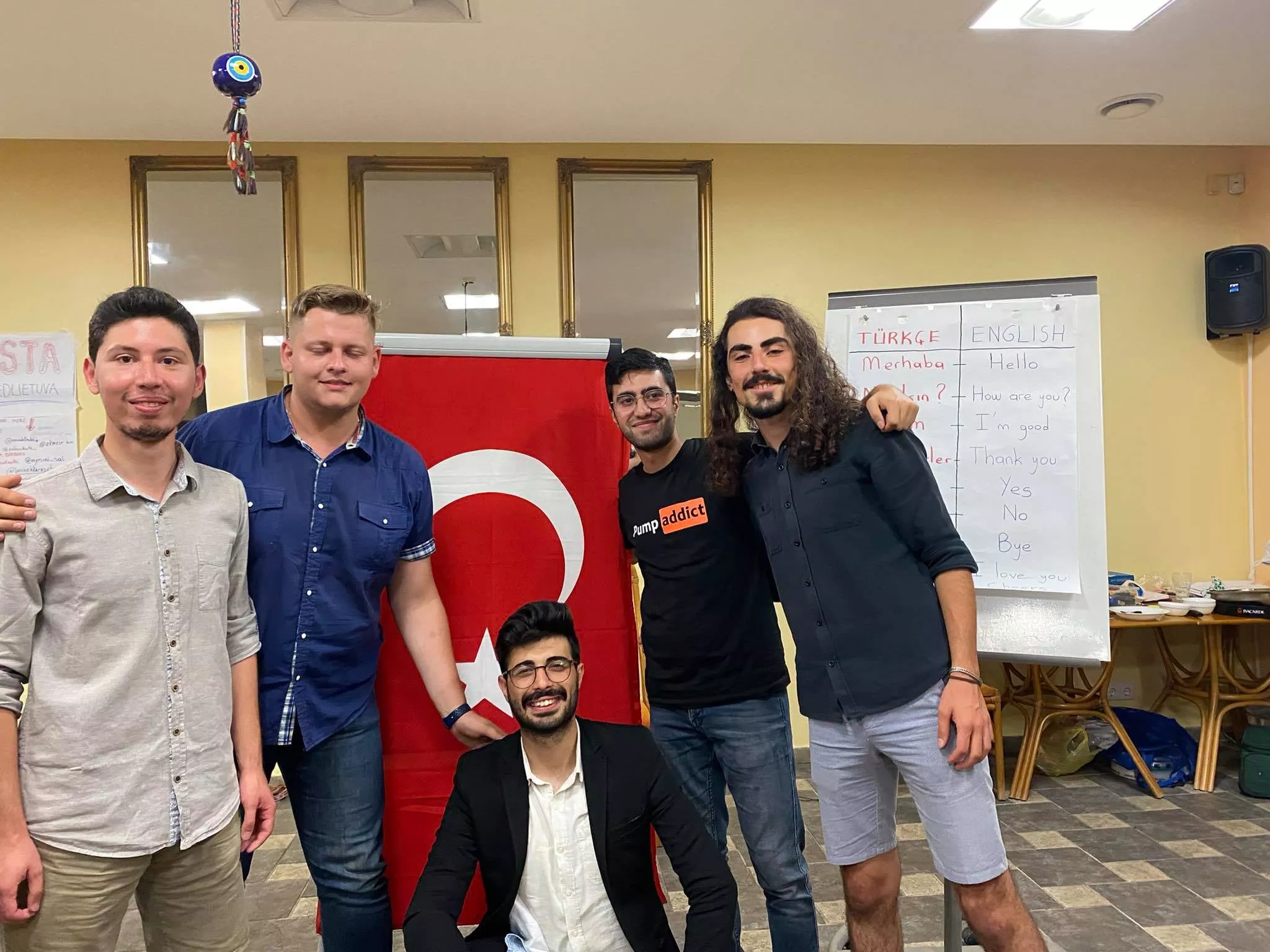 Інфовійни: молодь вчиться давати відсіч