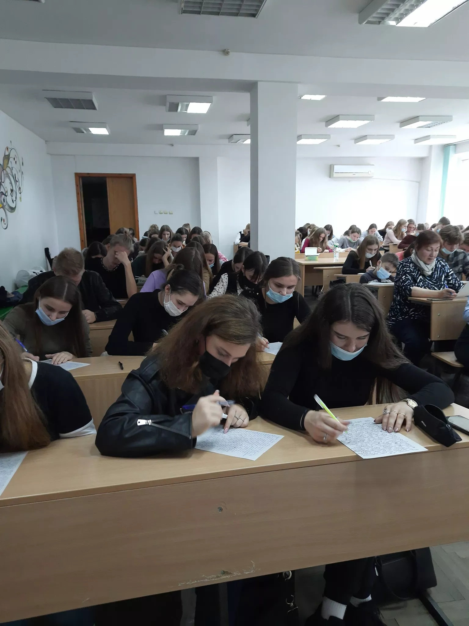 Лекції професорів Гуманітарно-природничого університету імені Яна Длугоша для студентів-полоністів