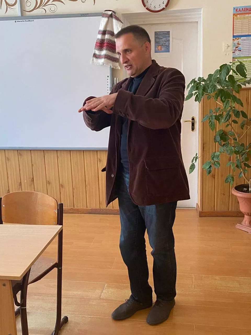 Міжнародники розпочали серію інформативно-дискусійних зустрічей зі школярами Луцька та області