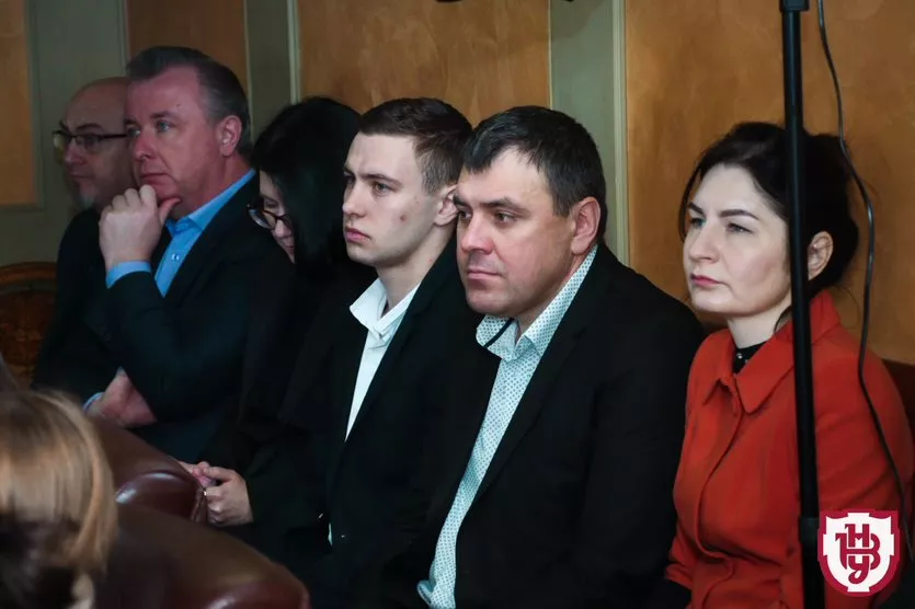 пресконференція