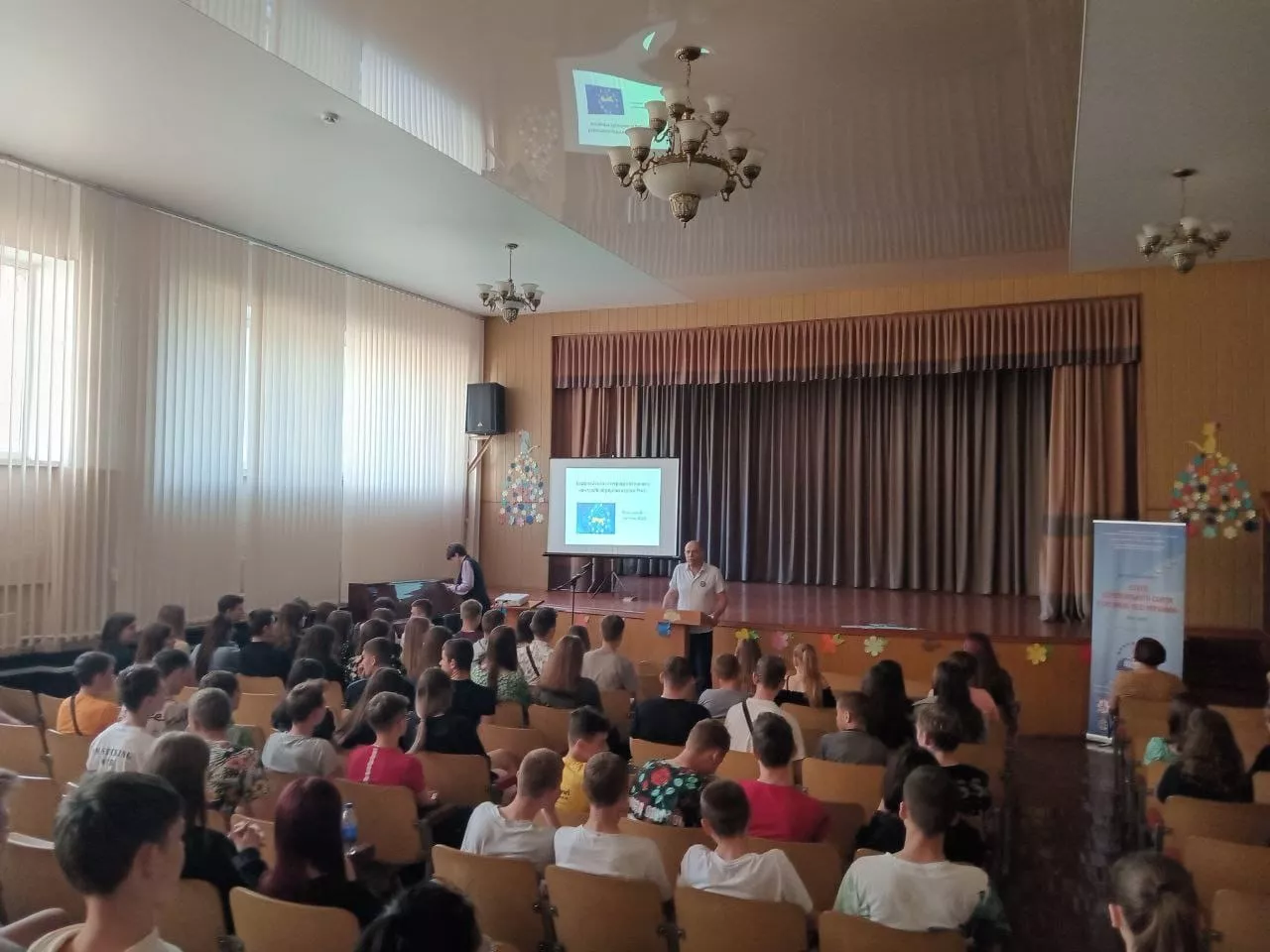 Запрошуємо школярів на ФМВ