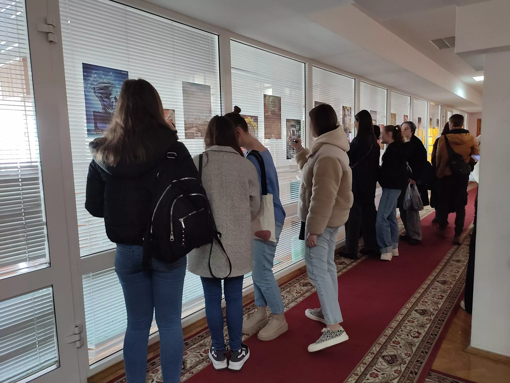 «Кожне слово, написане журналістами, має вплив на людей»: студенти відвідали XR-виставку