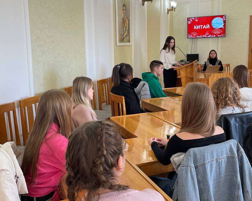 Кольорово та пізнавально: заходи на ФМВ