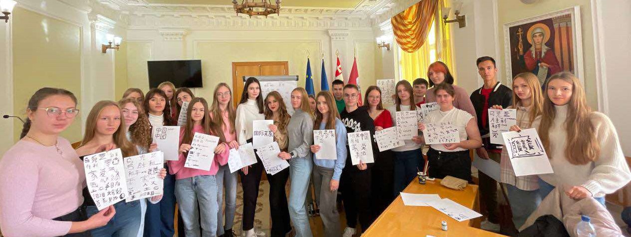 Кольорово та пізнавально: заходи на ФМВ