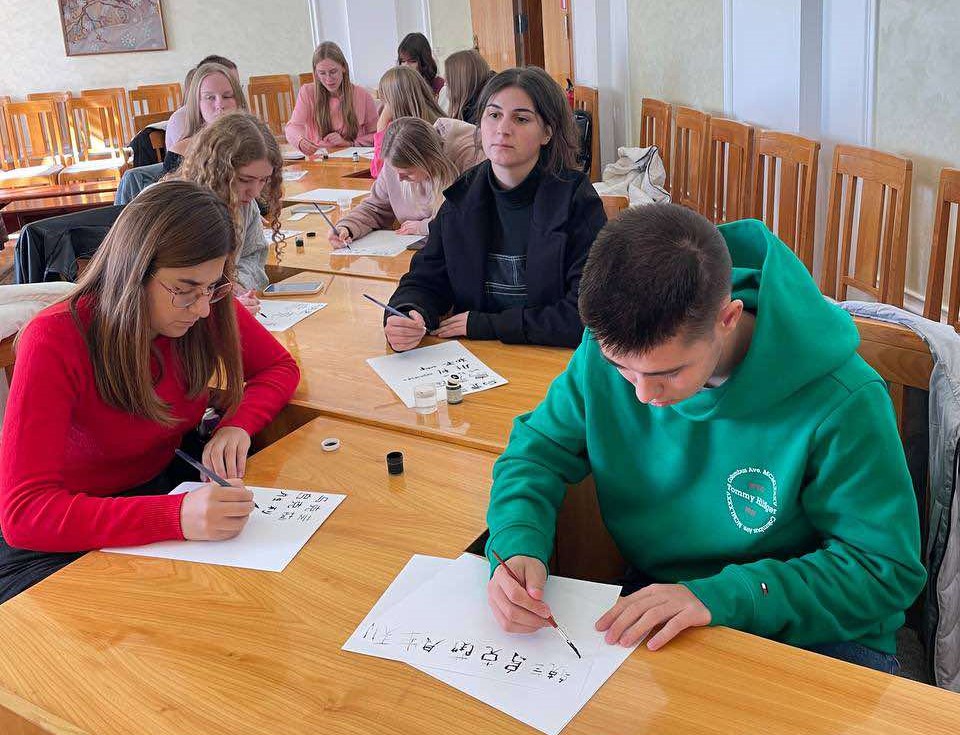 Кольорово та пізнавально: заходи на ФМВ