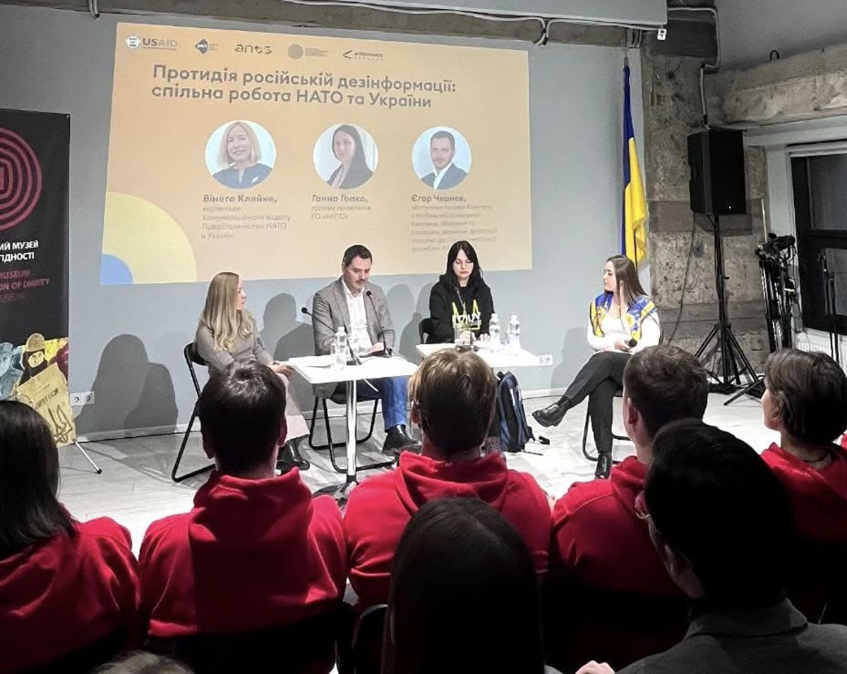 Студенти факультету міжнародних відносин – учасники кількох молодіжних заходів